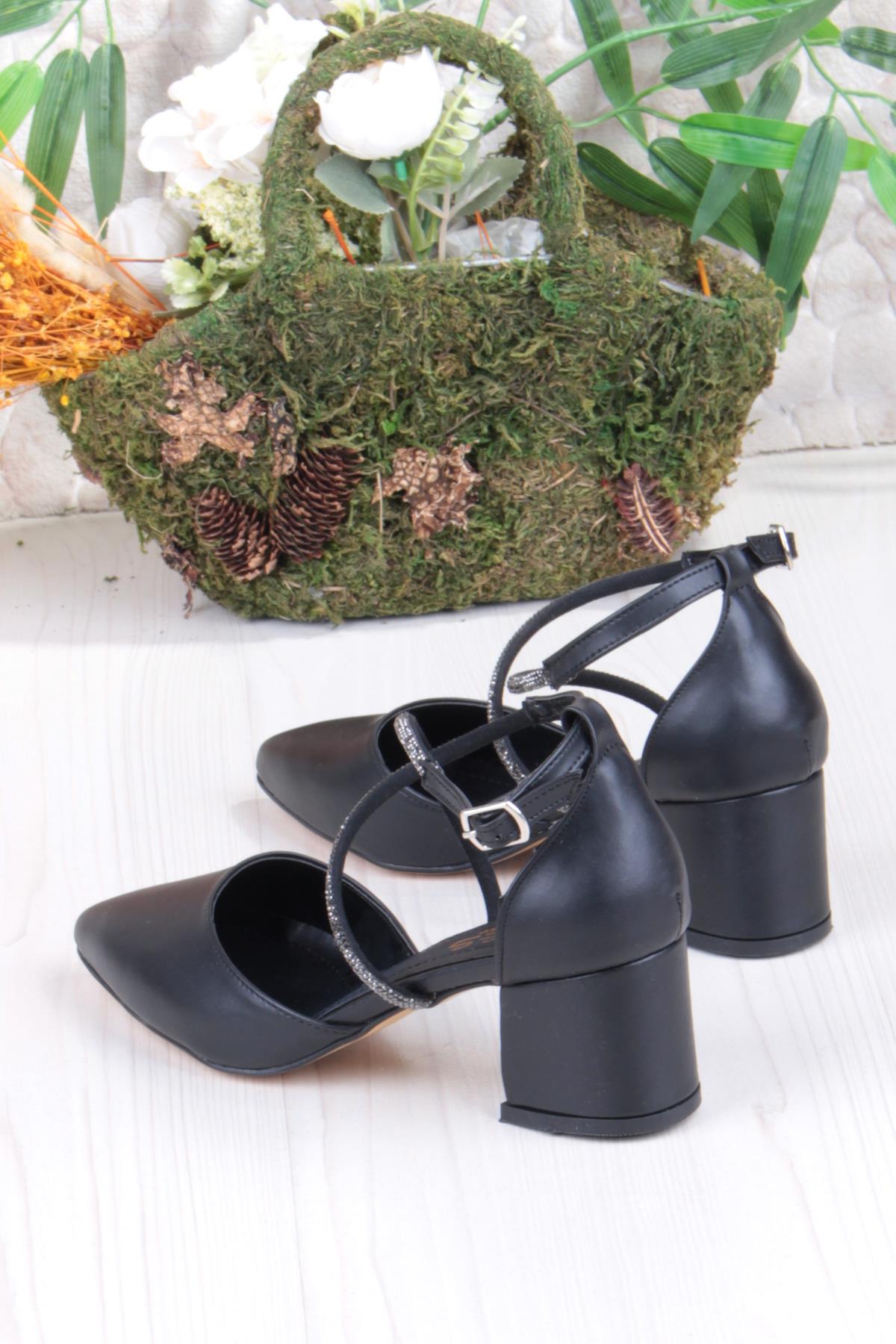 08-80 Taş Biyeli Çapraz Bant Alçak Topuklu Kadın Ayakkabı - Görsel 5