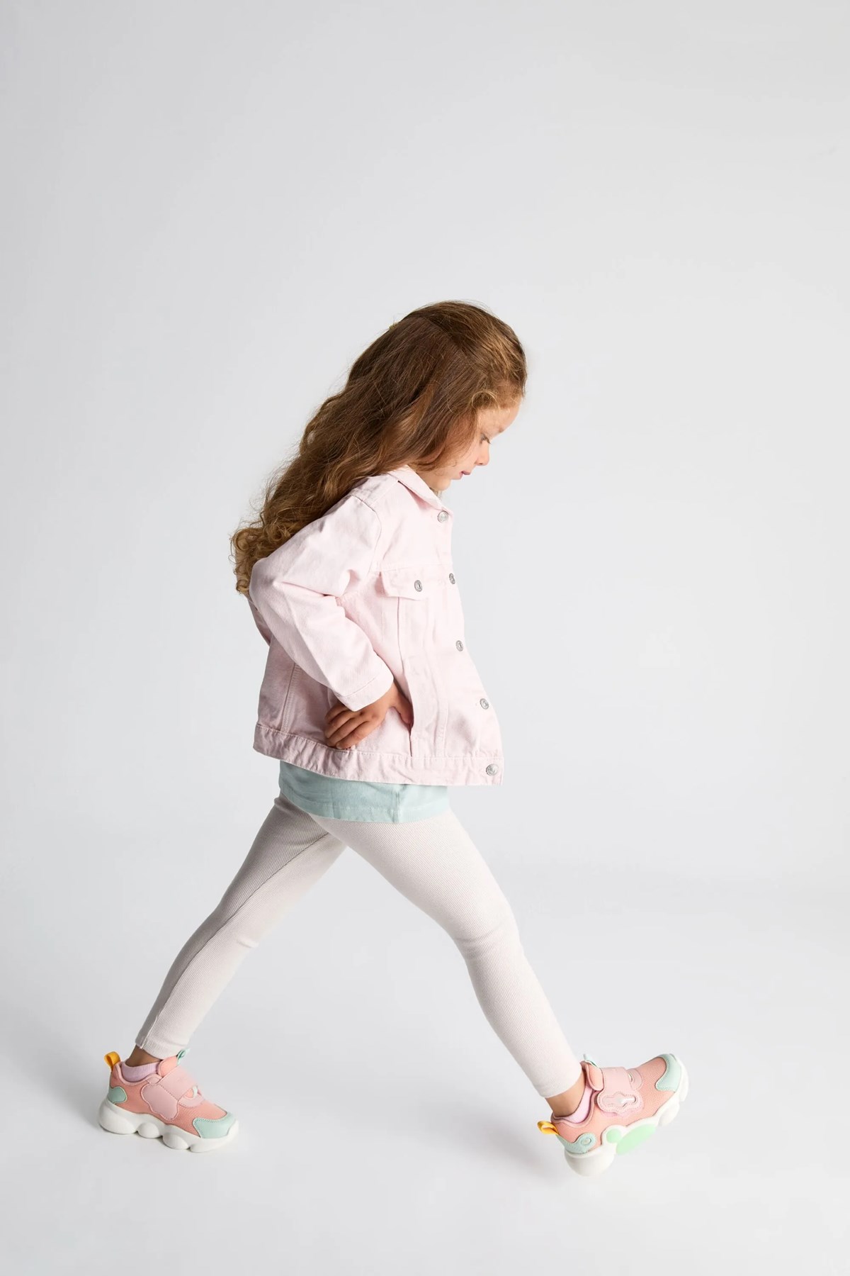 Gum Kız Çocuk Işıklı Spor Ayakkabı - Görsel 3