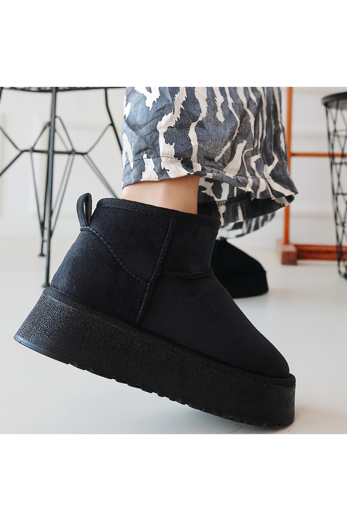 Siyah Süet Yüksek Taban Kadın Düz Bot - Görsel 5