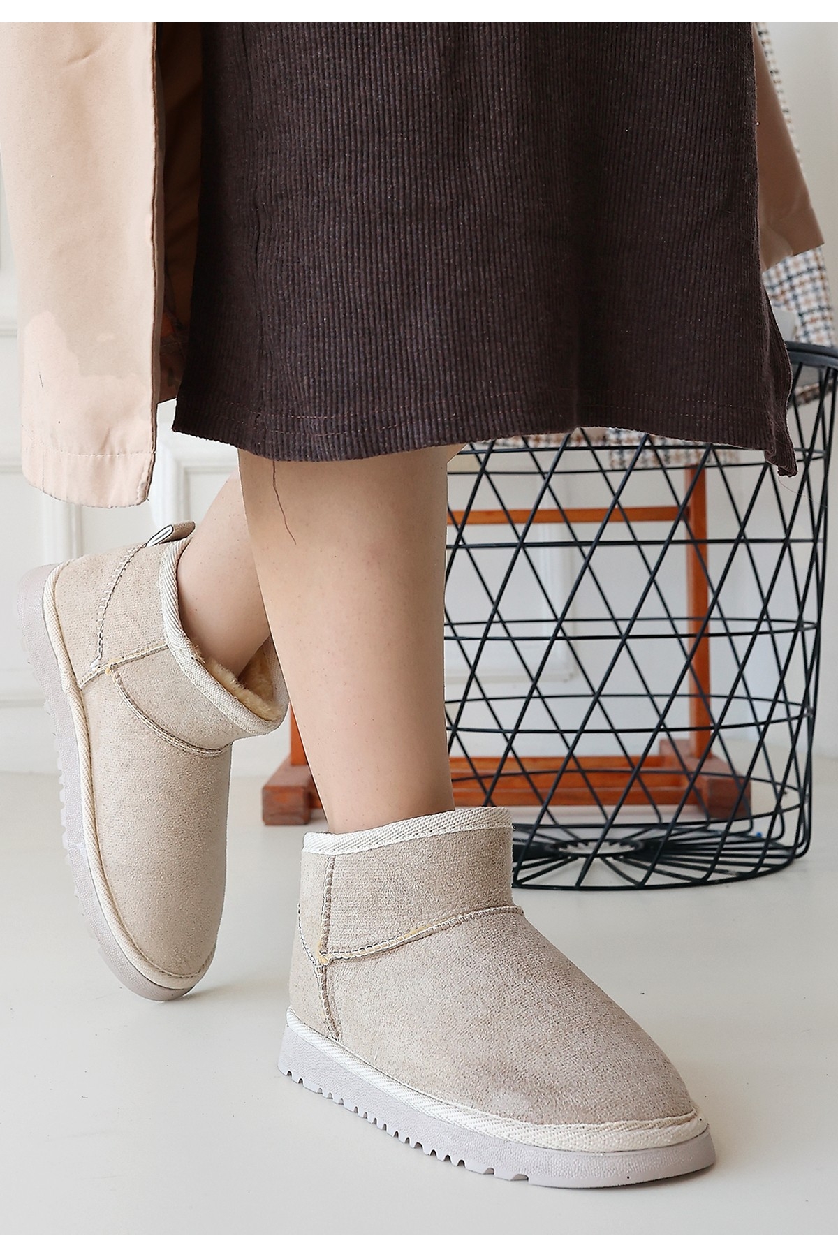 Bej Süet Kadın Düz Bot - Görsel 2