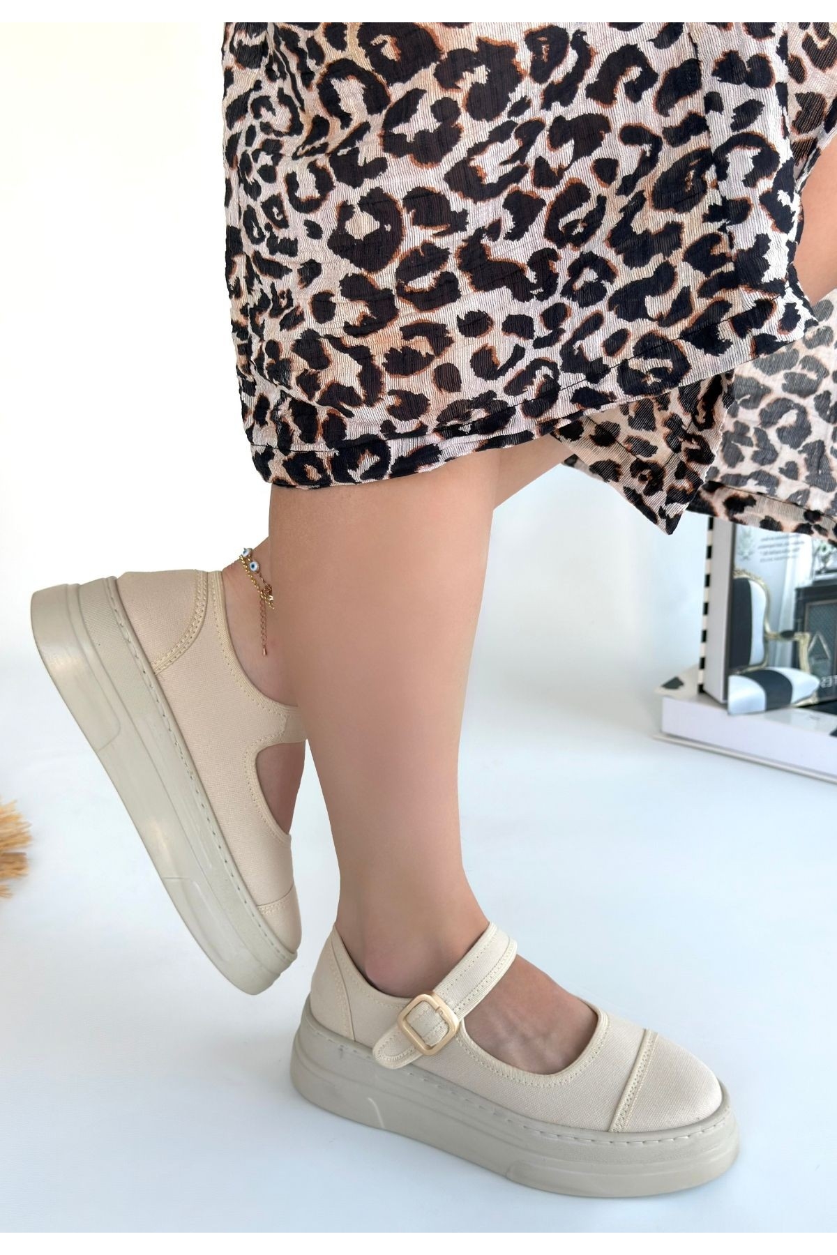 Bej Keten Tokalı Kadın Günlük Ayakkabı - Görsel 4