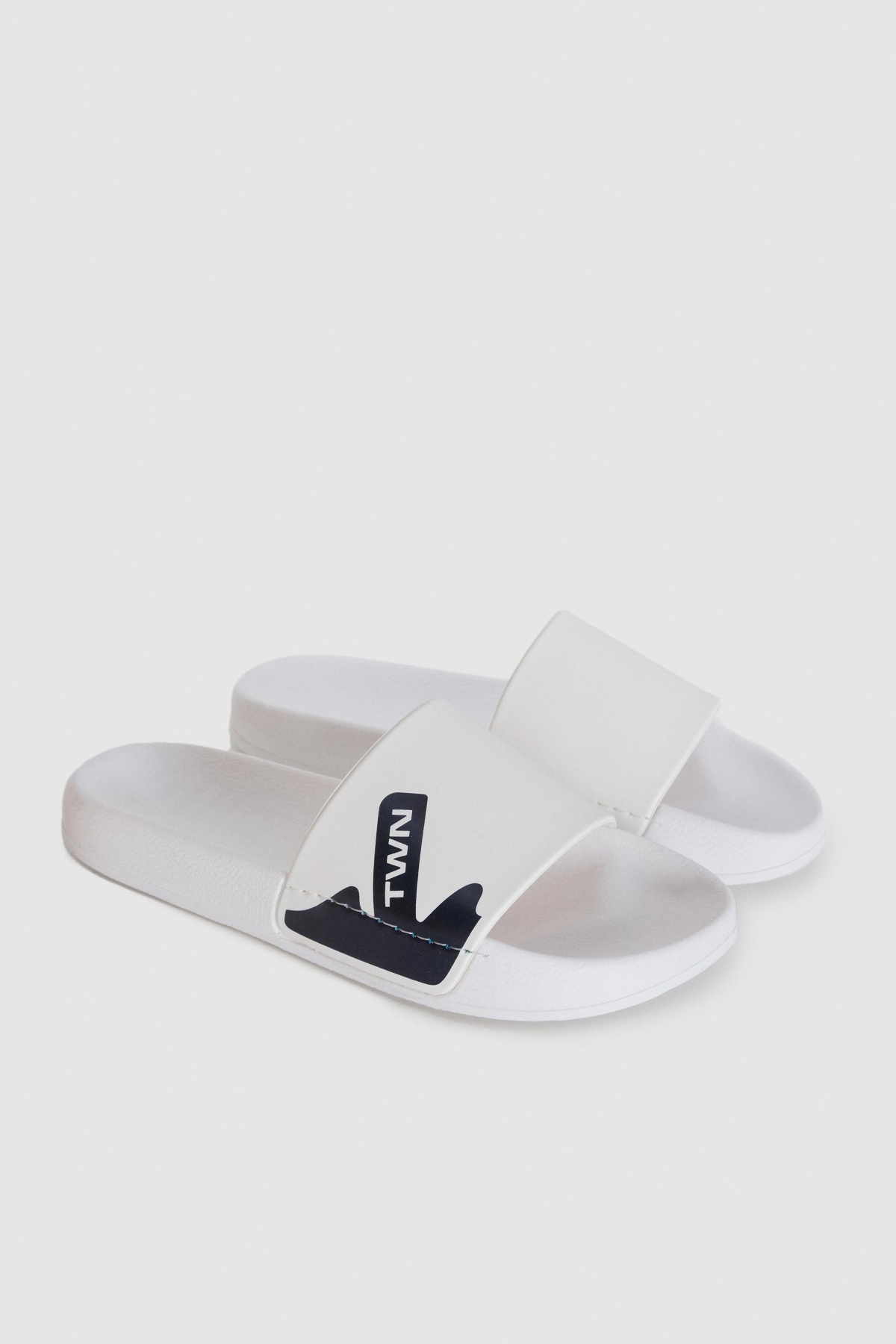 Beyaz Tek Bant Terlik - Görsel 6