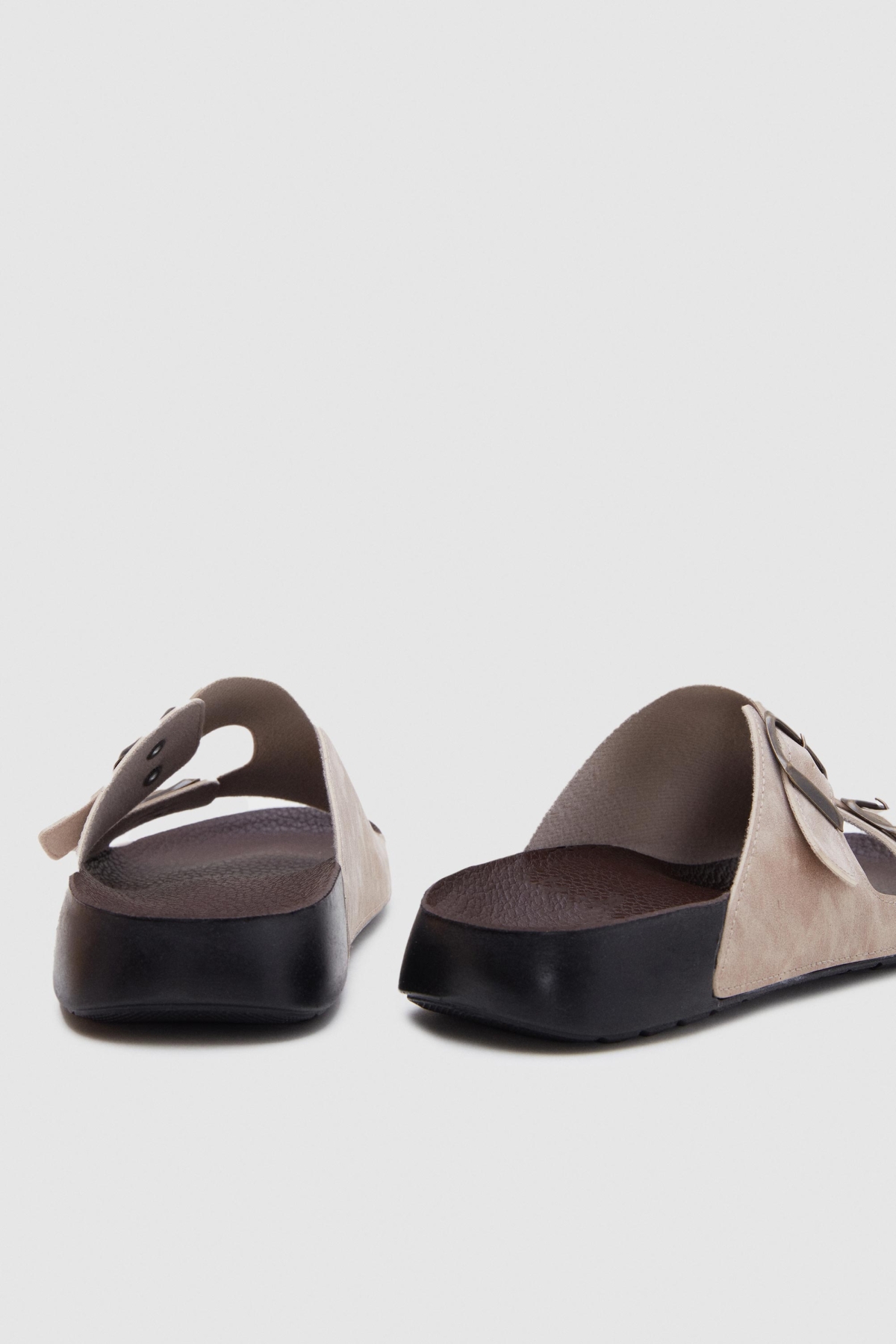 Bej Çift Tokalı Terlik - Görsel 3