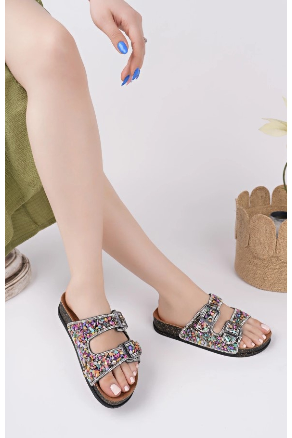Çift Toka Mantar Taban Taş Detaylı Kadın Terlik - Görsel 3