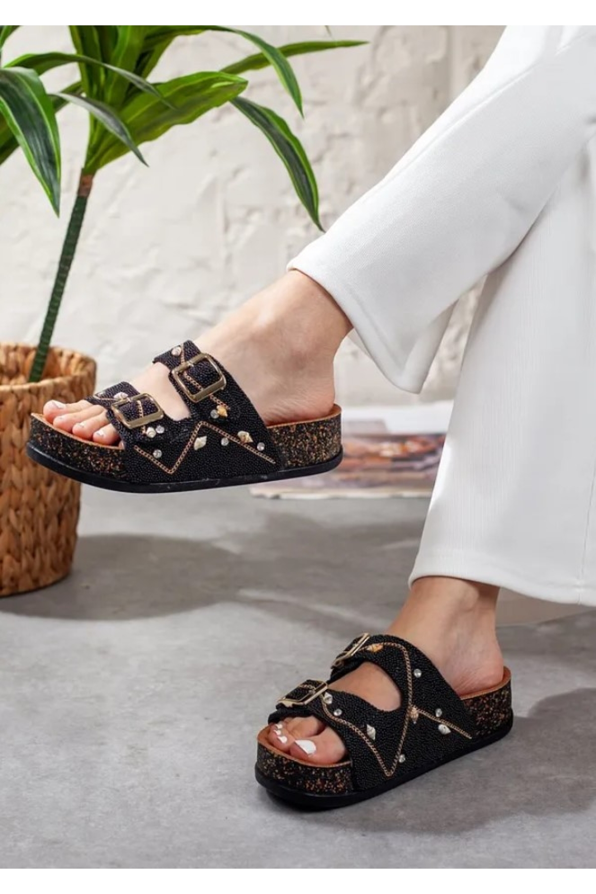Çift Toka Mantar Taban Taş Detaylı Kadın Terlik - Görsel 2