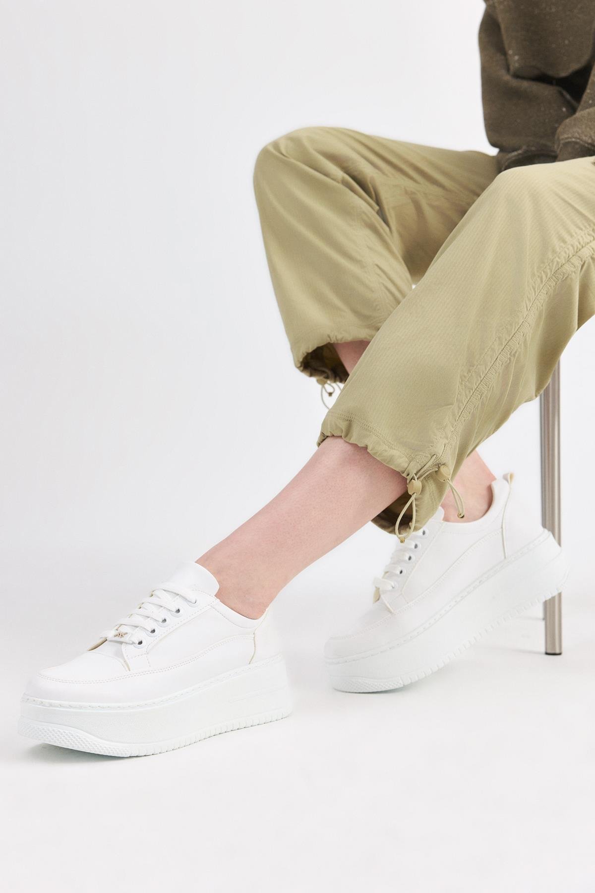 Beyaz Kadın Günlük Ayakkabı - Görsel 3