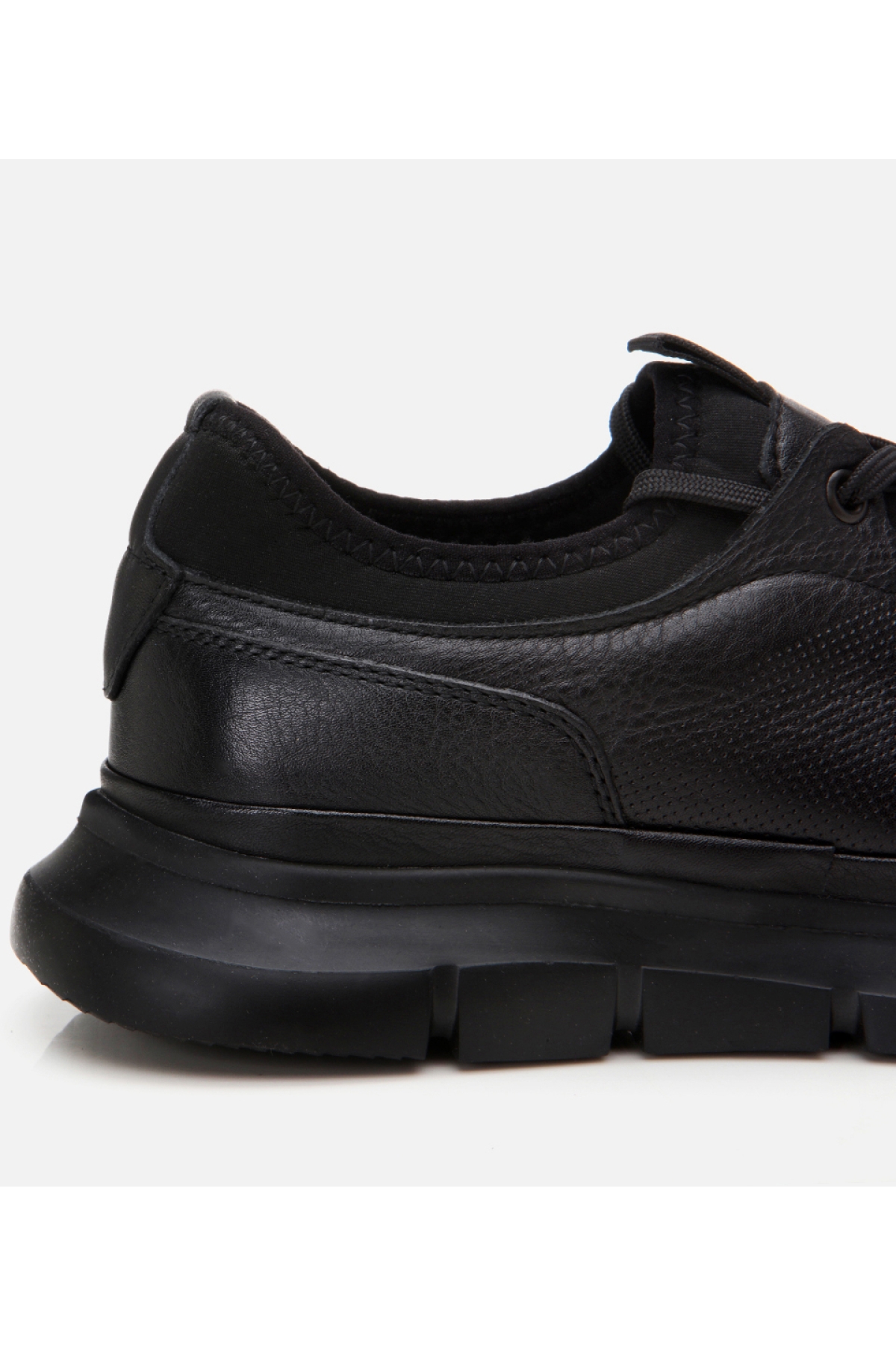 Erkek Deri Siyah Ultra Hafif Tabanlı Spor Ayakkabı - Görsel 4