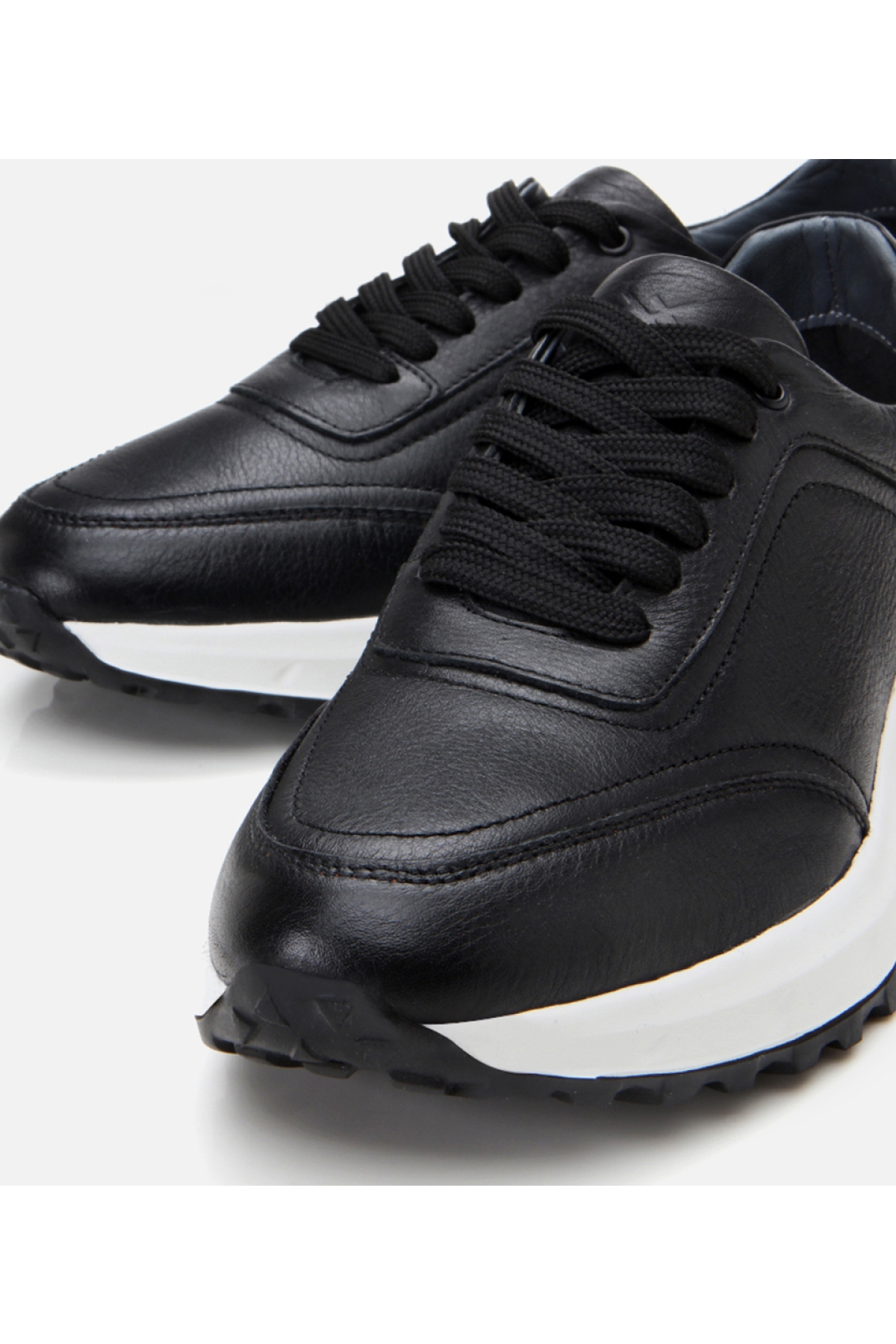 Erkek Deri Siyah Yumuşak Tabanlı Spor Ayakkabı - Görsel 4