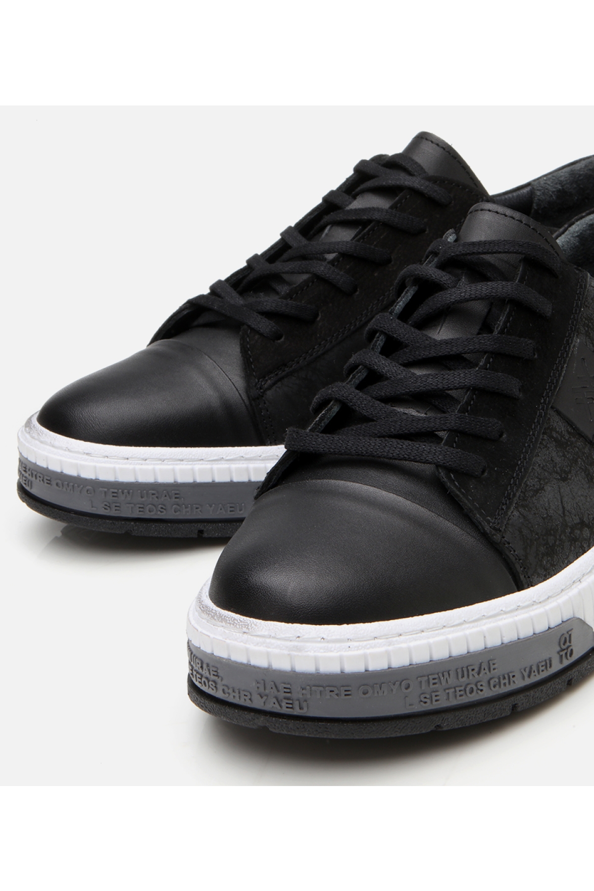 Erkek Deri Siyah Baskılı Spor Ayakkabı - Görsel 4