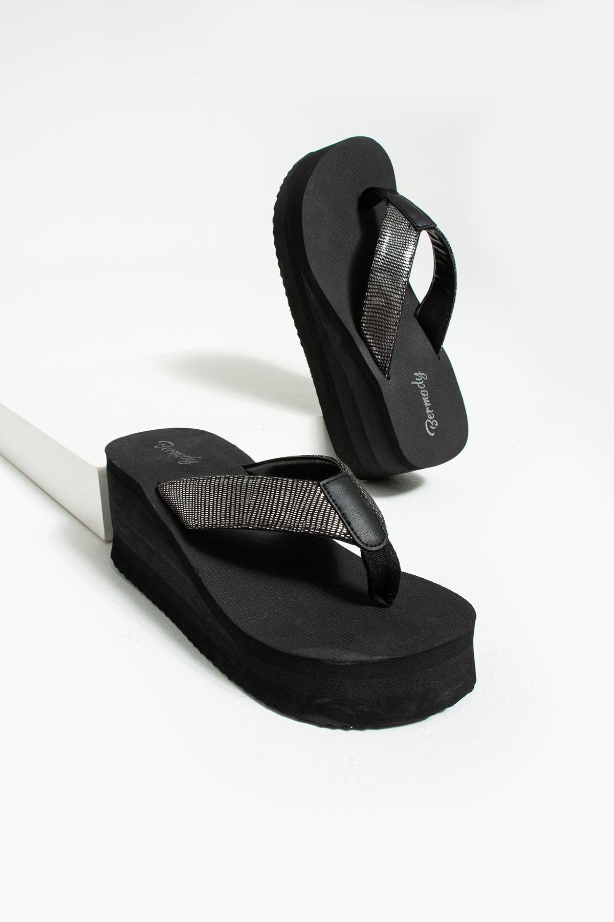 Robin Yüksek Platform Topuk Kadın Parmak Arası Plaj Terlik - Görsel 5