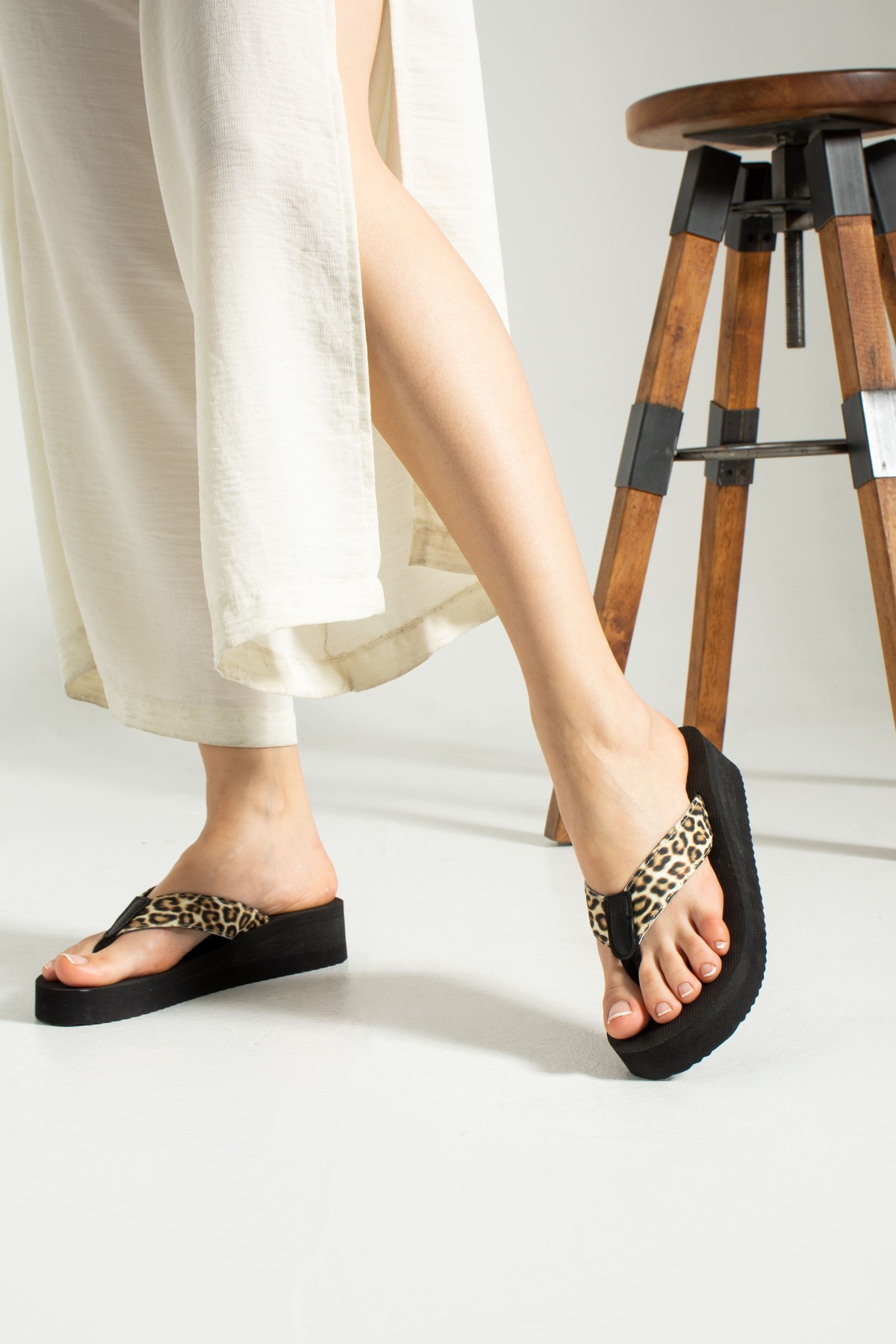 Robin Platform Topuk Kadın Parmak Arası Plaj Terlik - Görsel 4