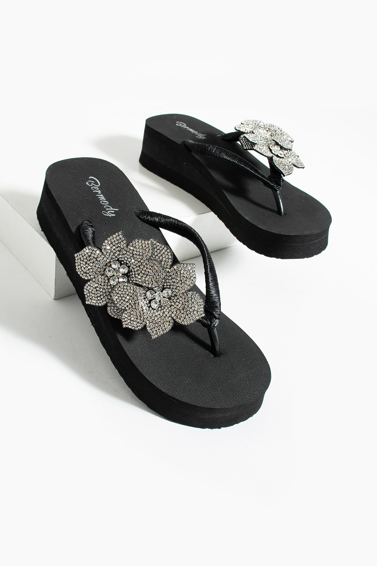 Anna Platform Topuk Çiçek Taşlı Kadın Parmak Arası Terlik - Görsel 4