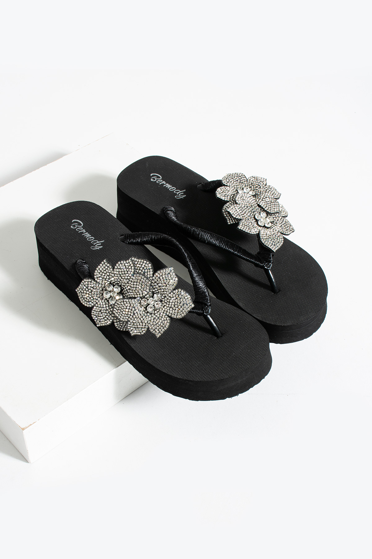 Anna Platform Topuk Çiçek Taşlı Kadın Parmak Arası Terlik - Görsel 5