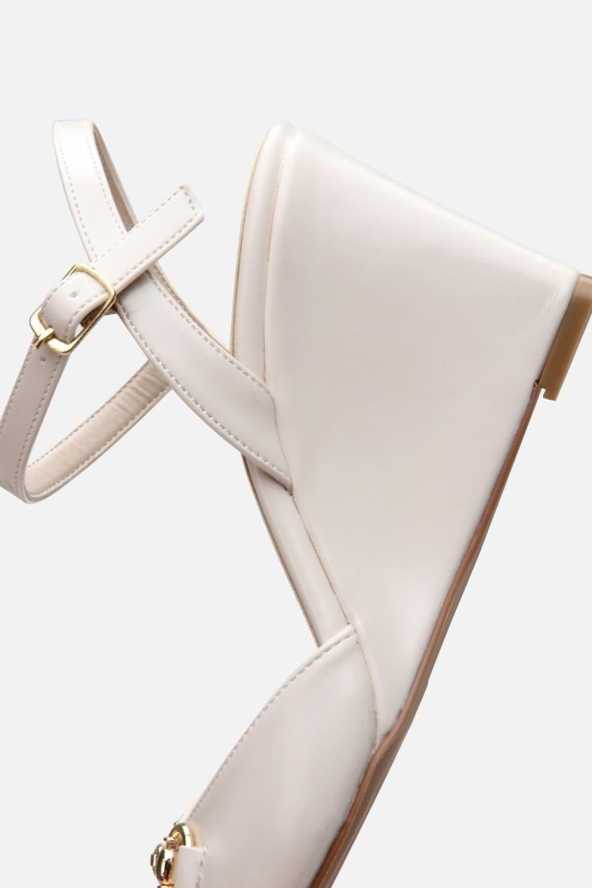 Kadın Bej Tokalı Dolgu Topuklu Sandalet - Görsel 8