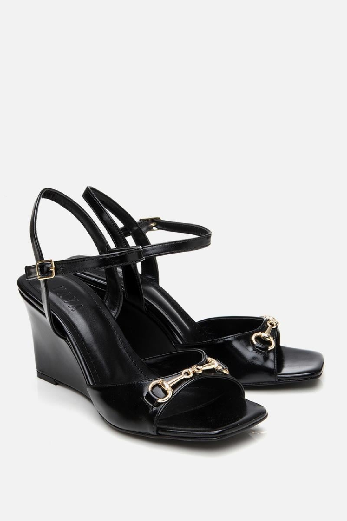 Kadın Siyah Tokalı Dolgu Topuklu Sandalet - Görsel 4