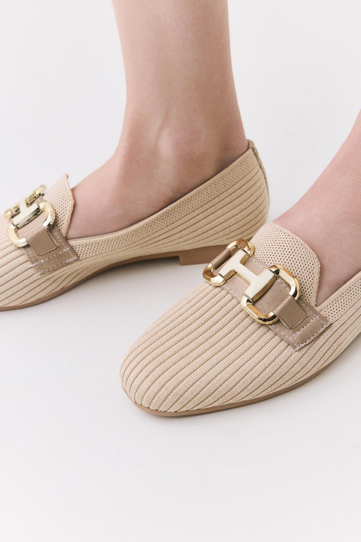 Kadın Bej Örgü Detaylı Tokalı Günlük Loafer - Görsel 3