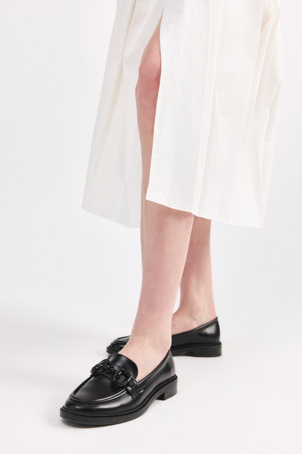 Kadın Siyah Tokalı Klasik Loafer - Görsel 3