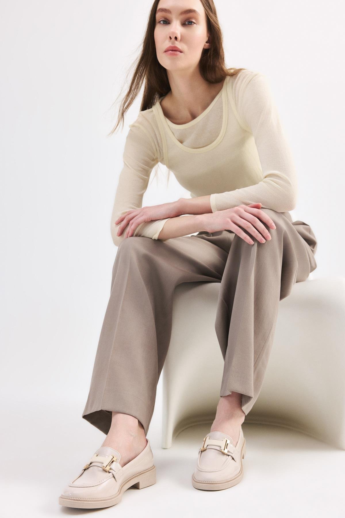 Kadın Rugan Bej Tokalı Klasik Loafer - Görsel 9