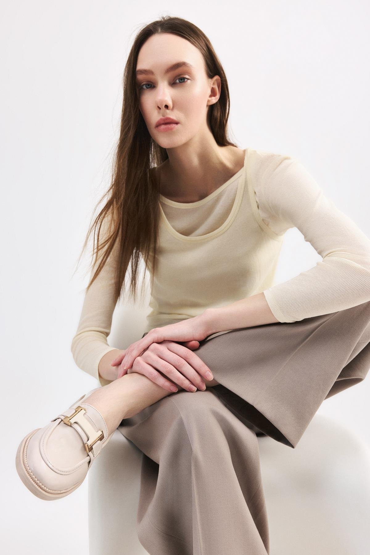 Kadın Rugan Bej Tokalı Klasik Loafer - Görsel 10