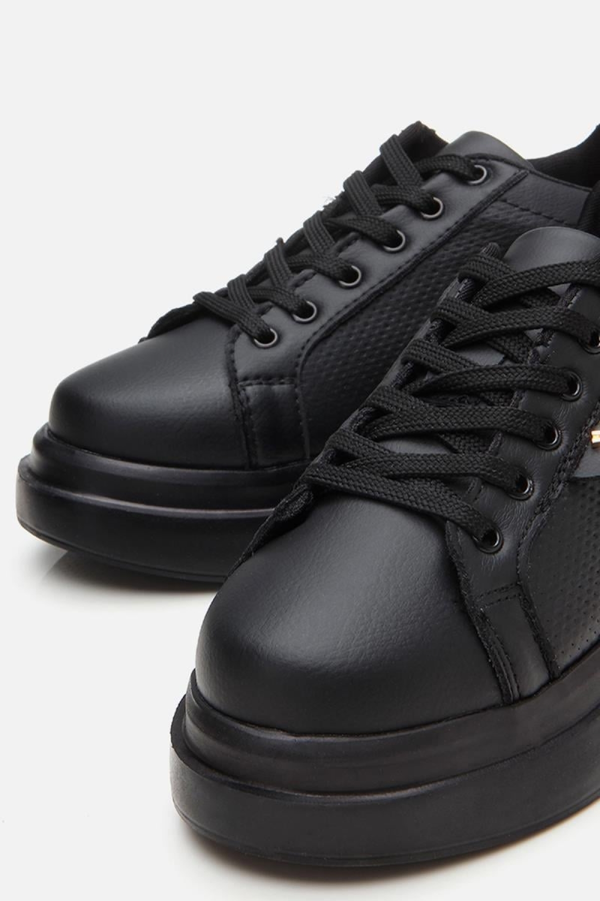 Kadın Siyah Kalın Tabanlı Spor Ayakkabı - Görsel 4