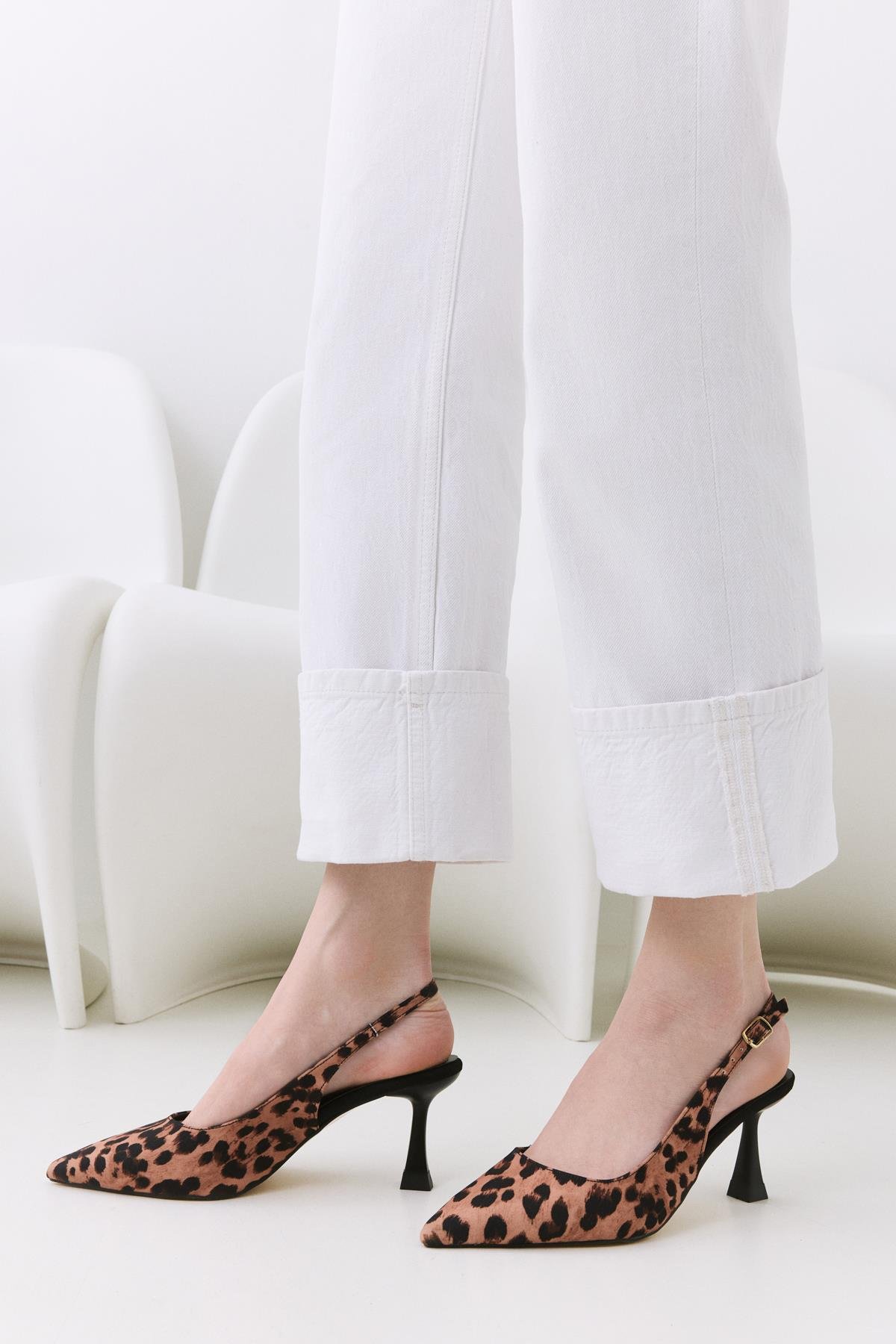 Kadın Taba Leopar Desenli Ayarlanabilir Tokalı Stiletto - Görsel 2