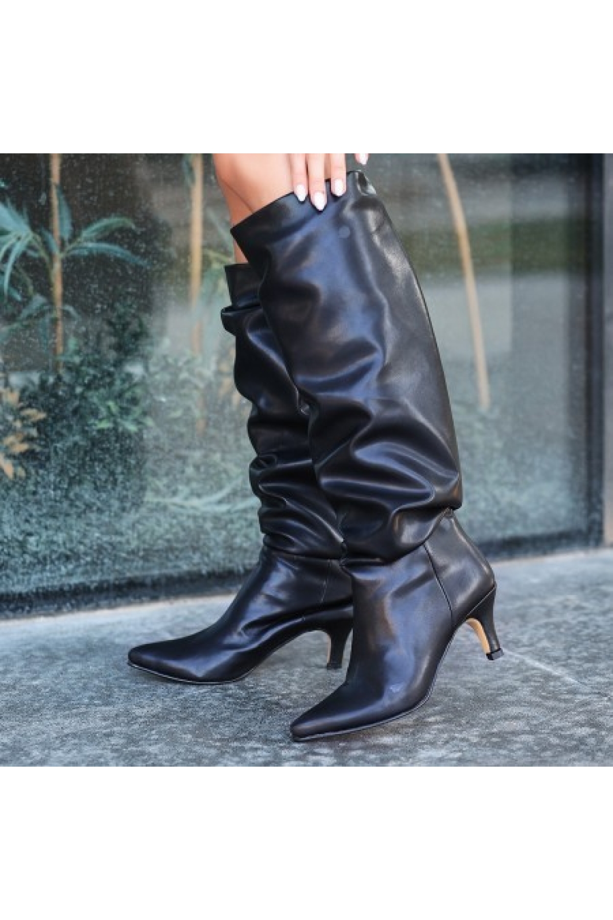 Siyah Kadın Topuklu Çizme - Görsel 4