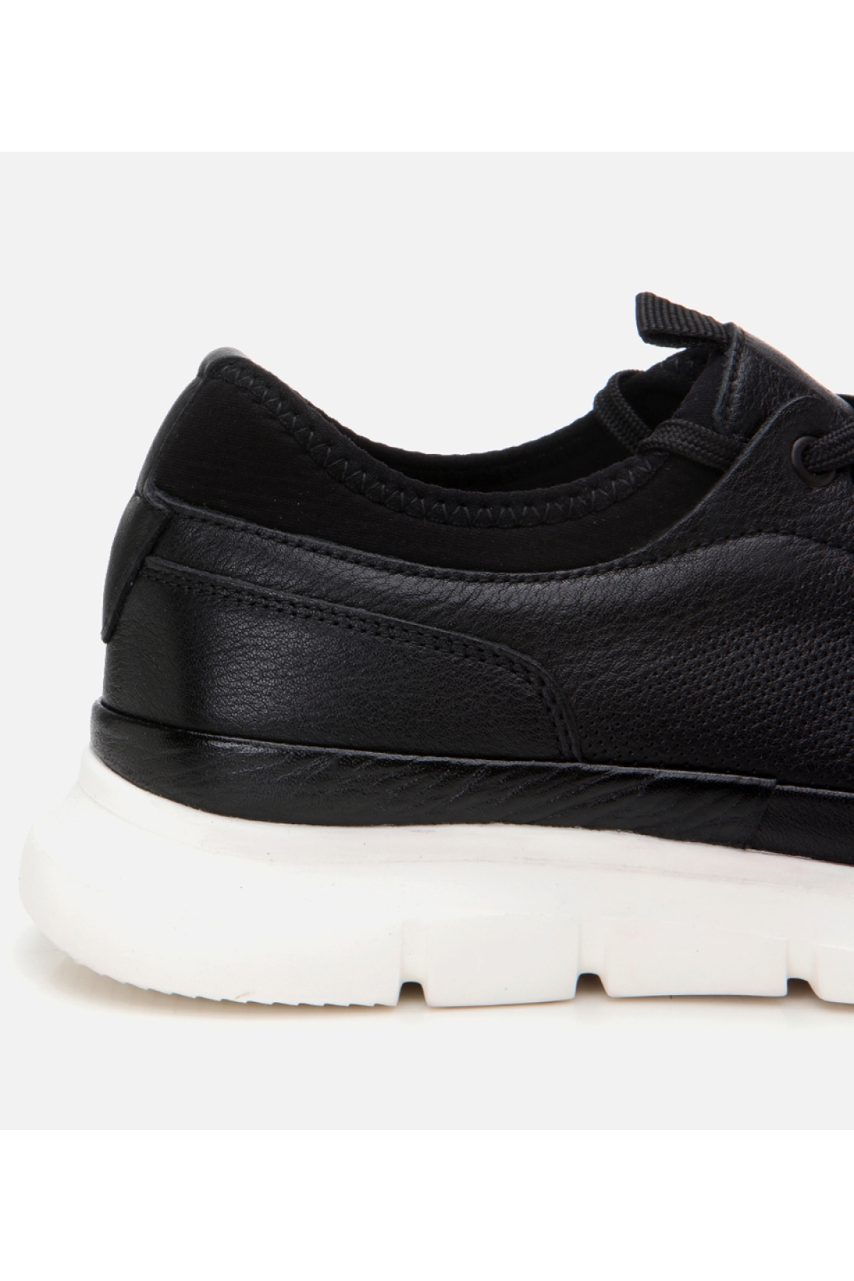 Erkek Deri Siyah Ultra Hafif Tabanlı Spor Ayakkabı - Görsel 4