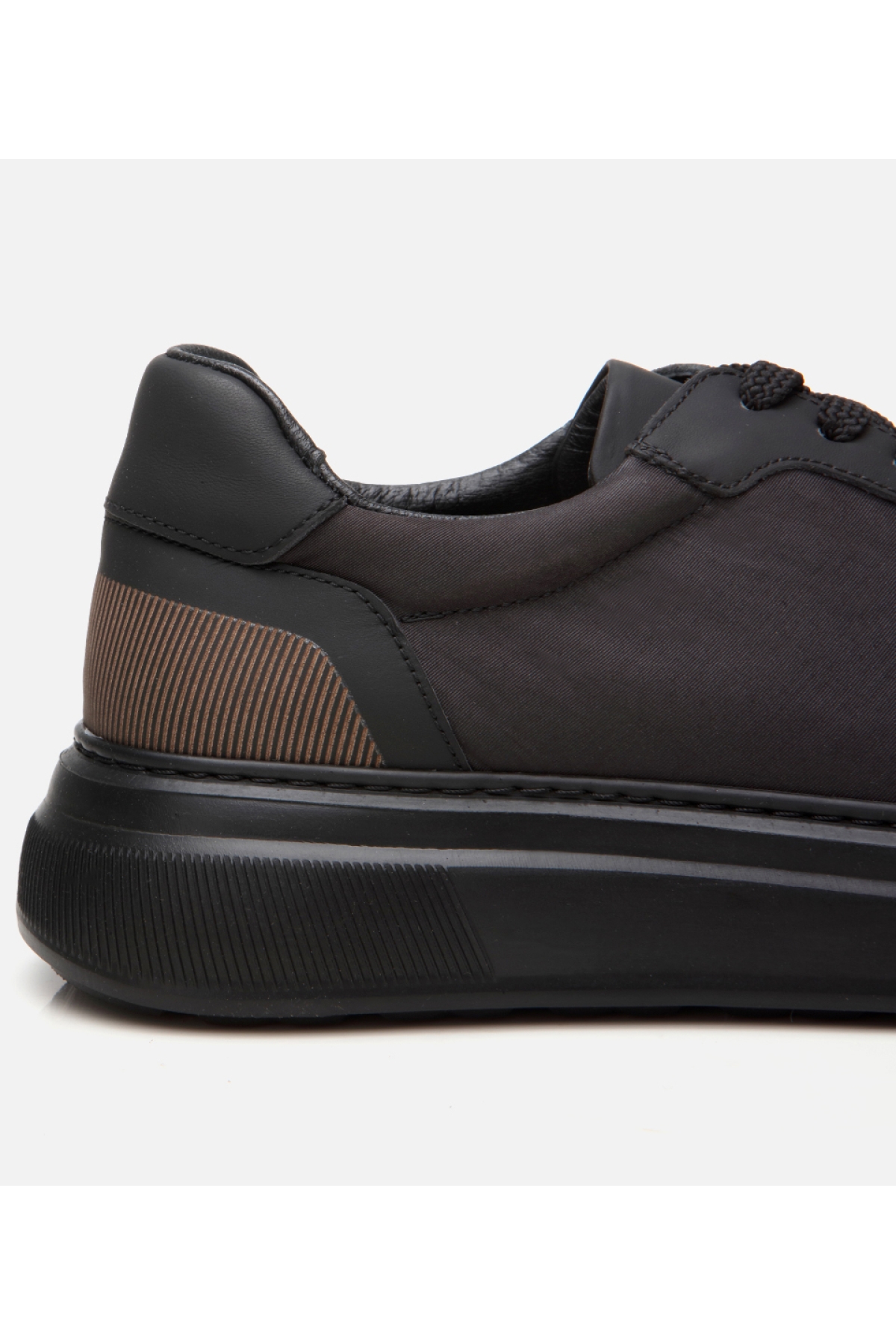 Erkek Deri Siyah Ultra Hafif Tabanlı Spor Ayakkabı - Görsel 5