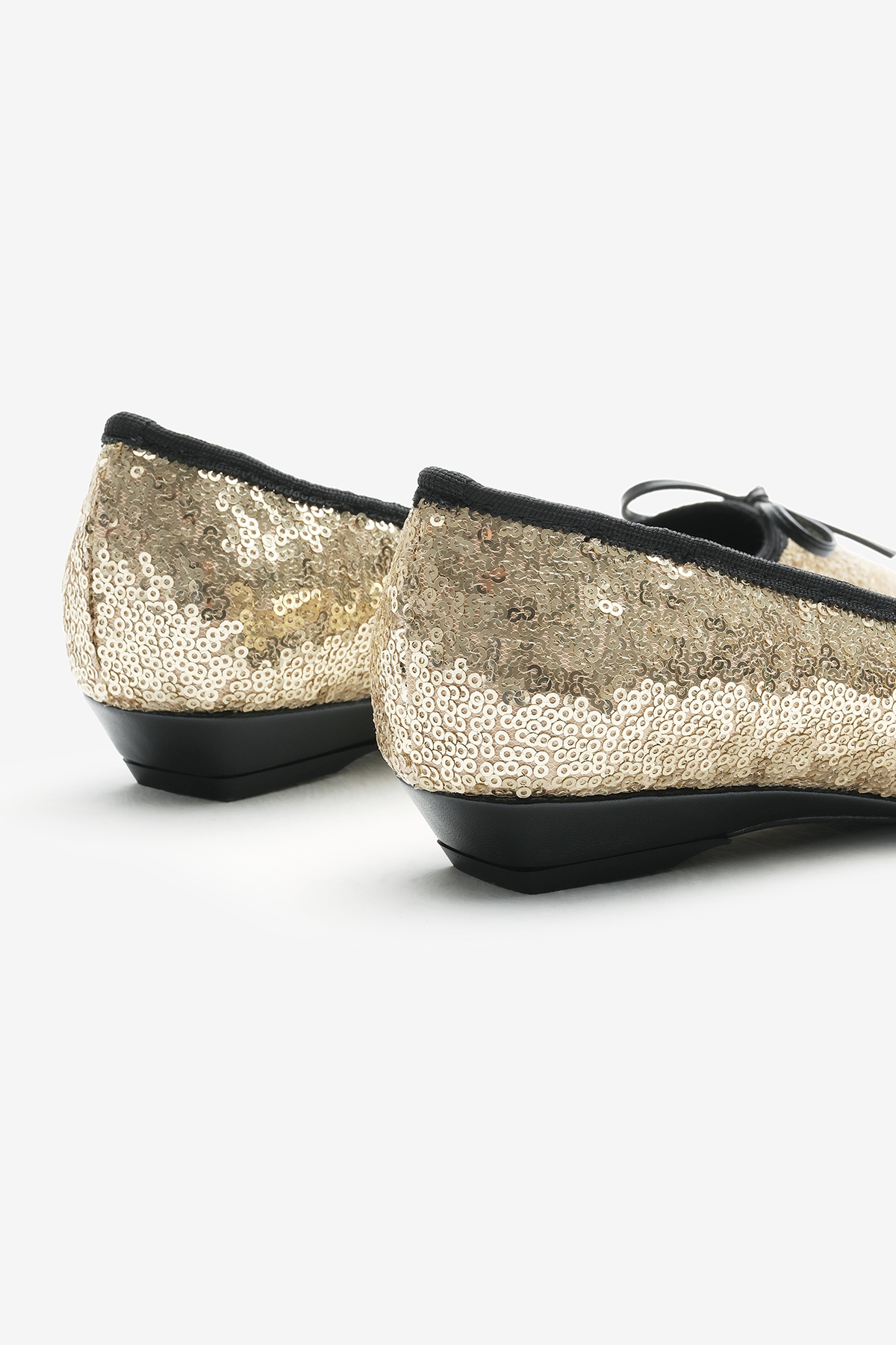 Kadın Gold Neolit Taban Fiyonklu Puantiye Detaylı Sivri Burunlu Babet - Görsel 6