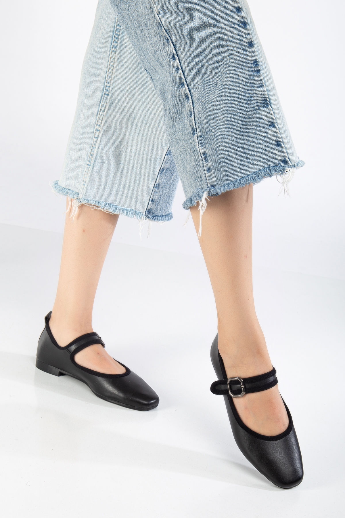 Kadın Siyah Oval Burunlu Tokalı Babet - Görsel 2