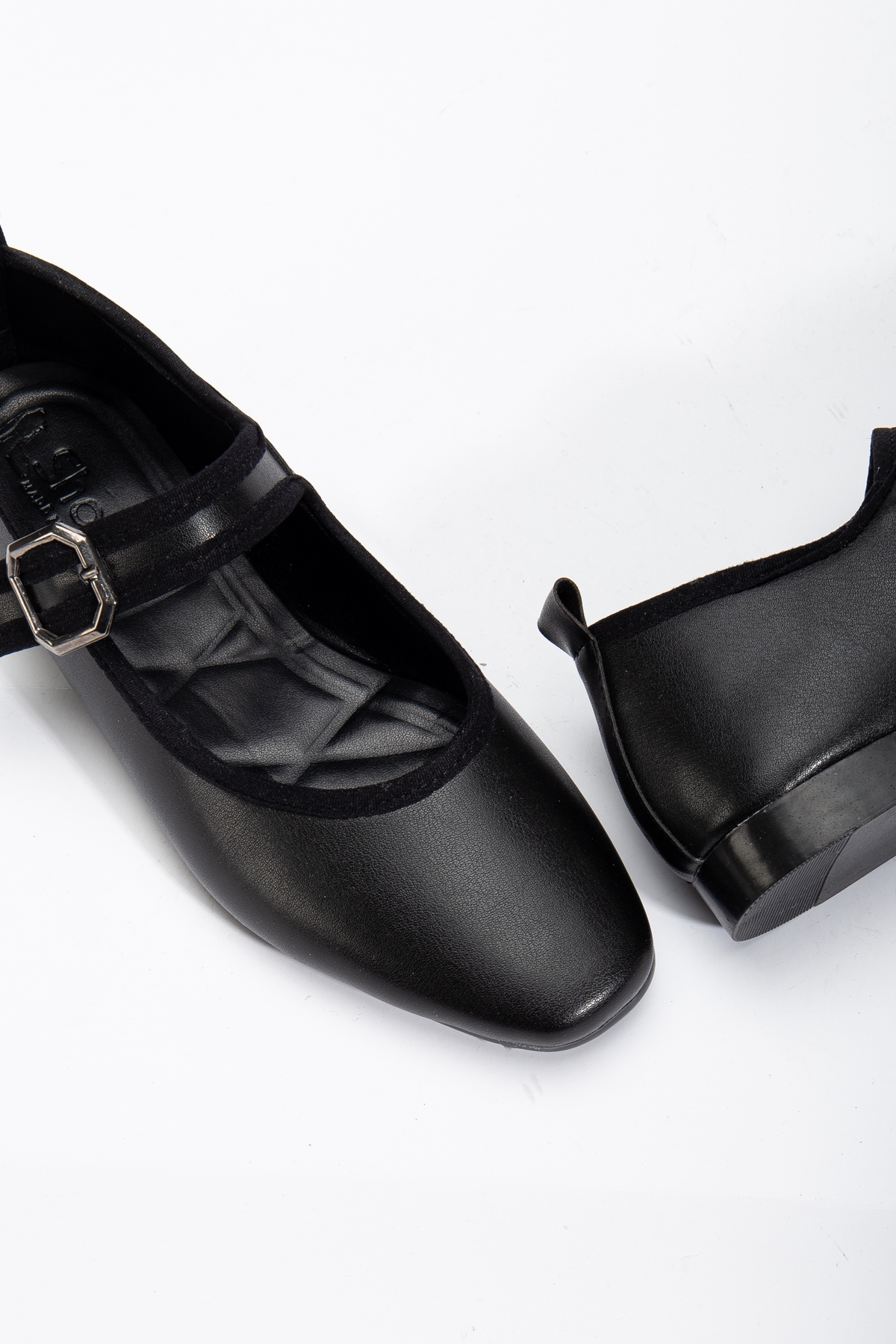 Kadın Siyah Oval Burunlu Tokalı Babet - Görsel 5