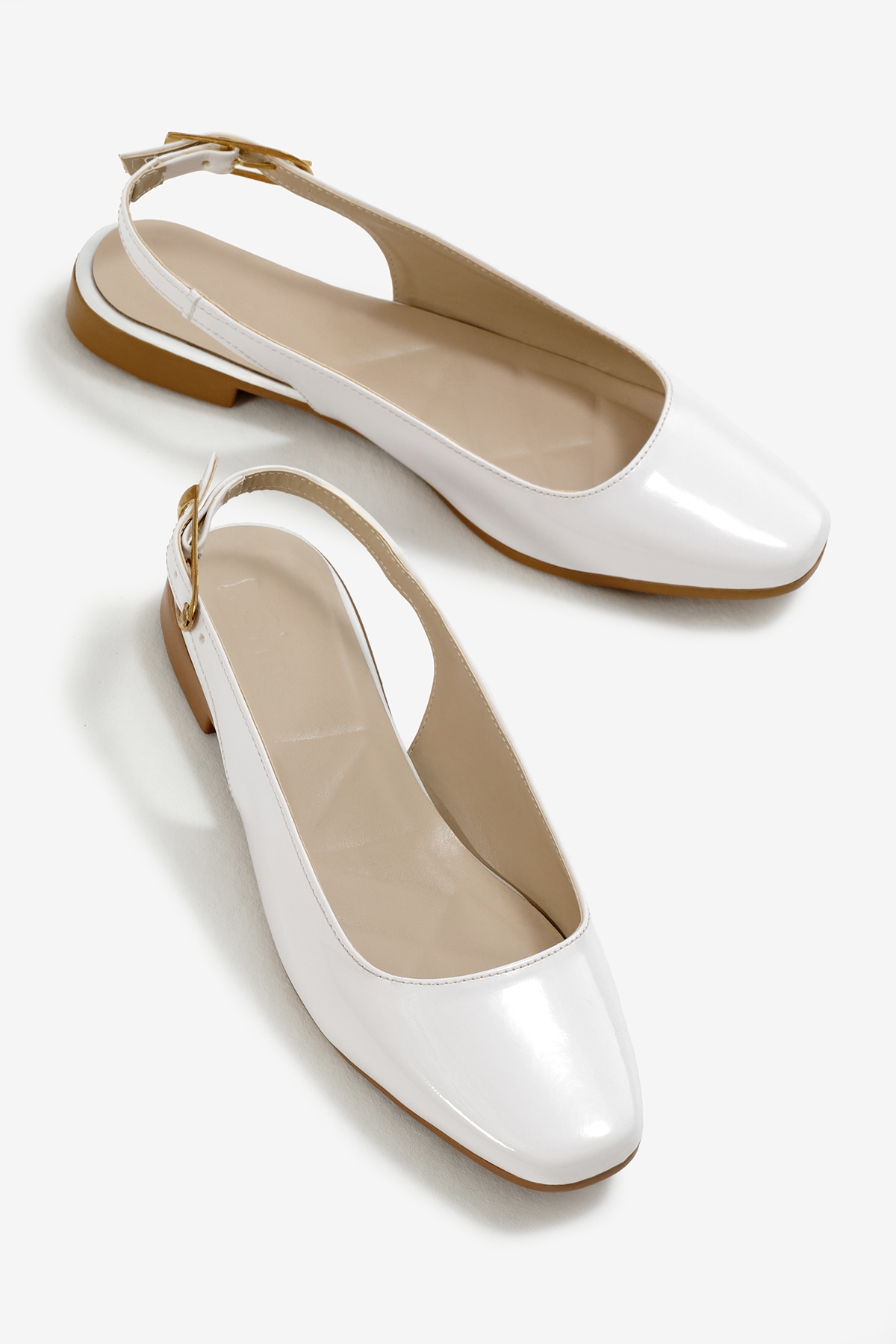 Kadın Beyaz Arkası Açık Tokalı Babet - Görsel 4