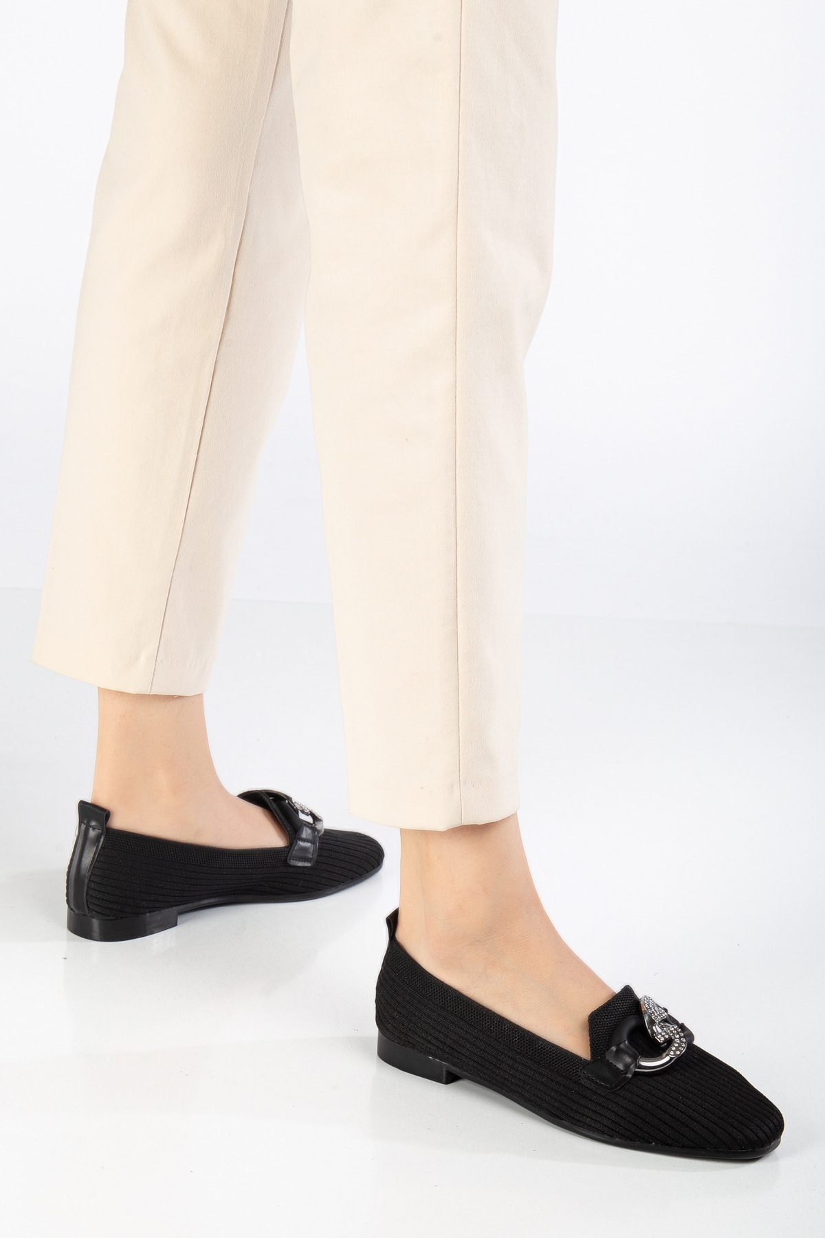 Kadın Siyah Önü Toka Detaylı Triko Babet - Görsel 2