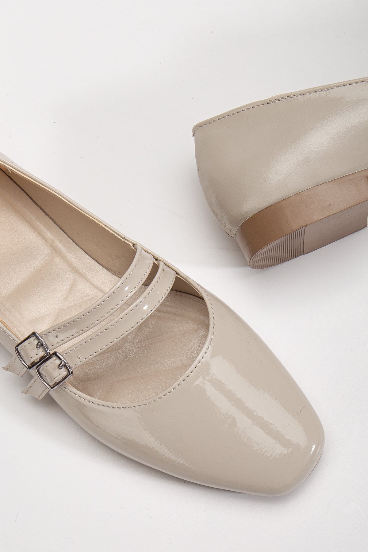 Kadın Bej Oval Burunlu Çift Tokalı Babet - Görsel 5