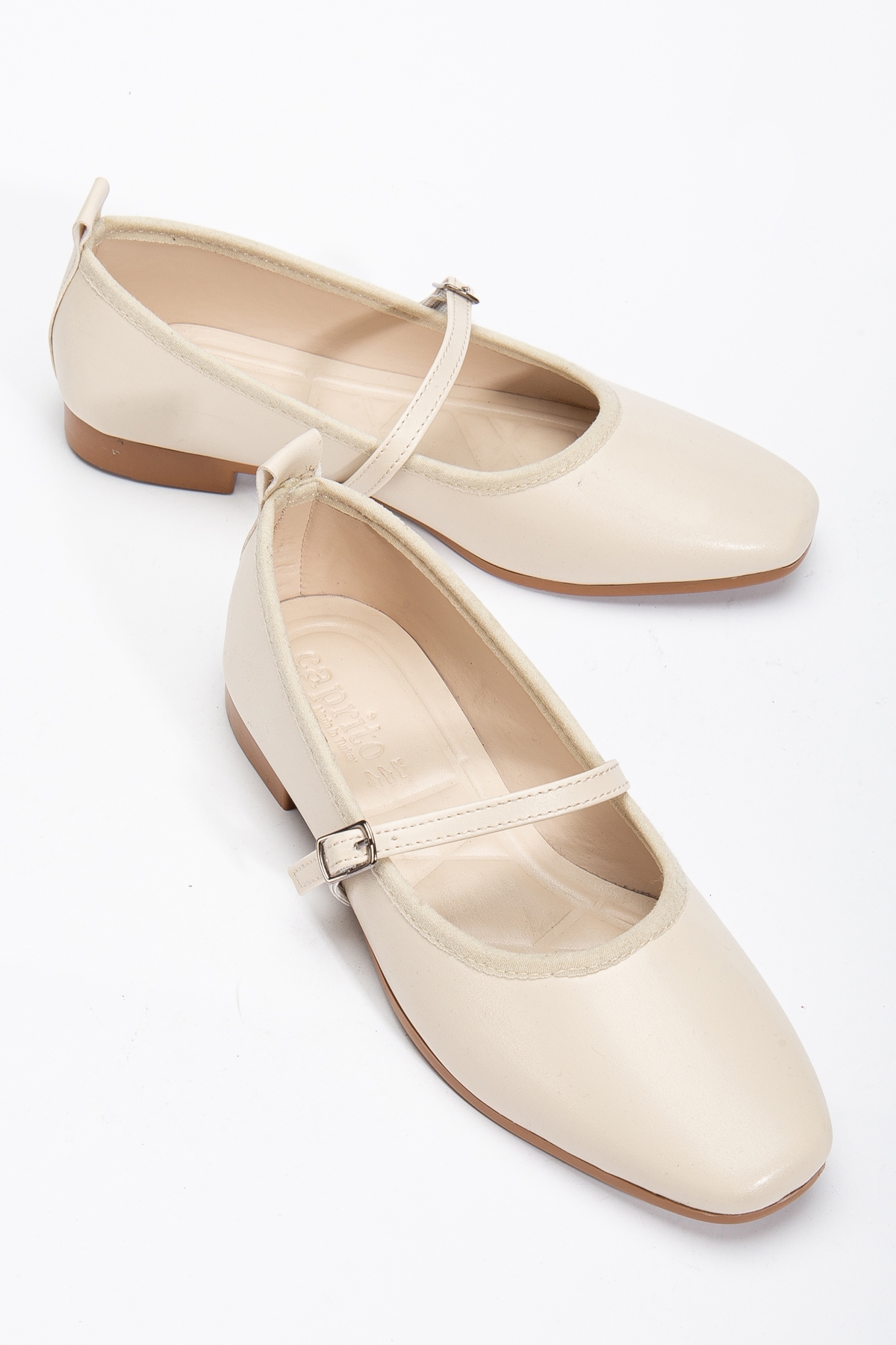 Kadın Bej Oval Burunlu Toka Bağlamalı Babet - Görsel 3