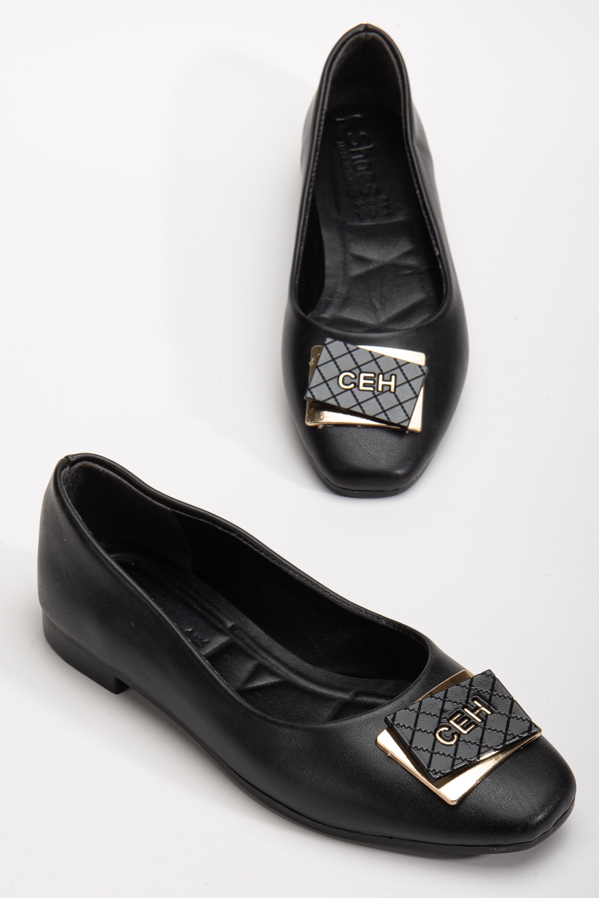 Kadın Siyah Oval Burunlu Önü Tokalı Babet - Görsel 3