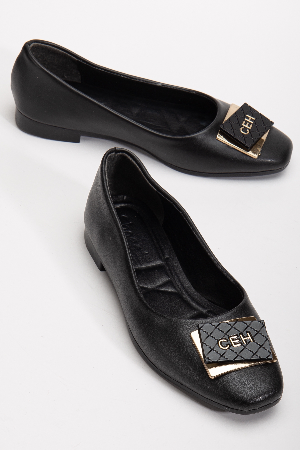 Kadın Siyah Oval Burunlu Önü Tokalı Babet - Görsel 4