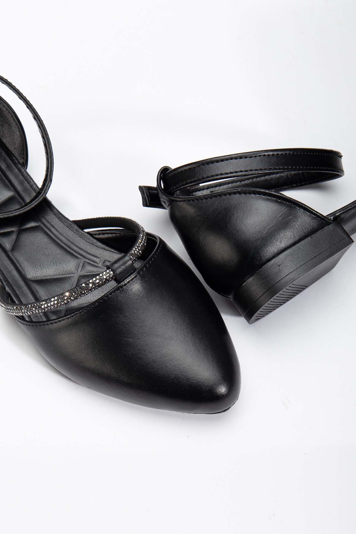 Kadın Siyah Taş Halat Detaylı Bilekten Bağlamalı Tokalı Babet - Görsel 5