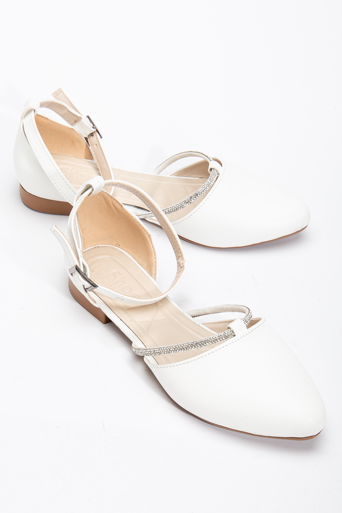 Kadın Beyaz Taş Halat Detaylı Bilekten Bağlamalı Tokalı Babet - Görsel 4