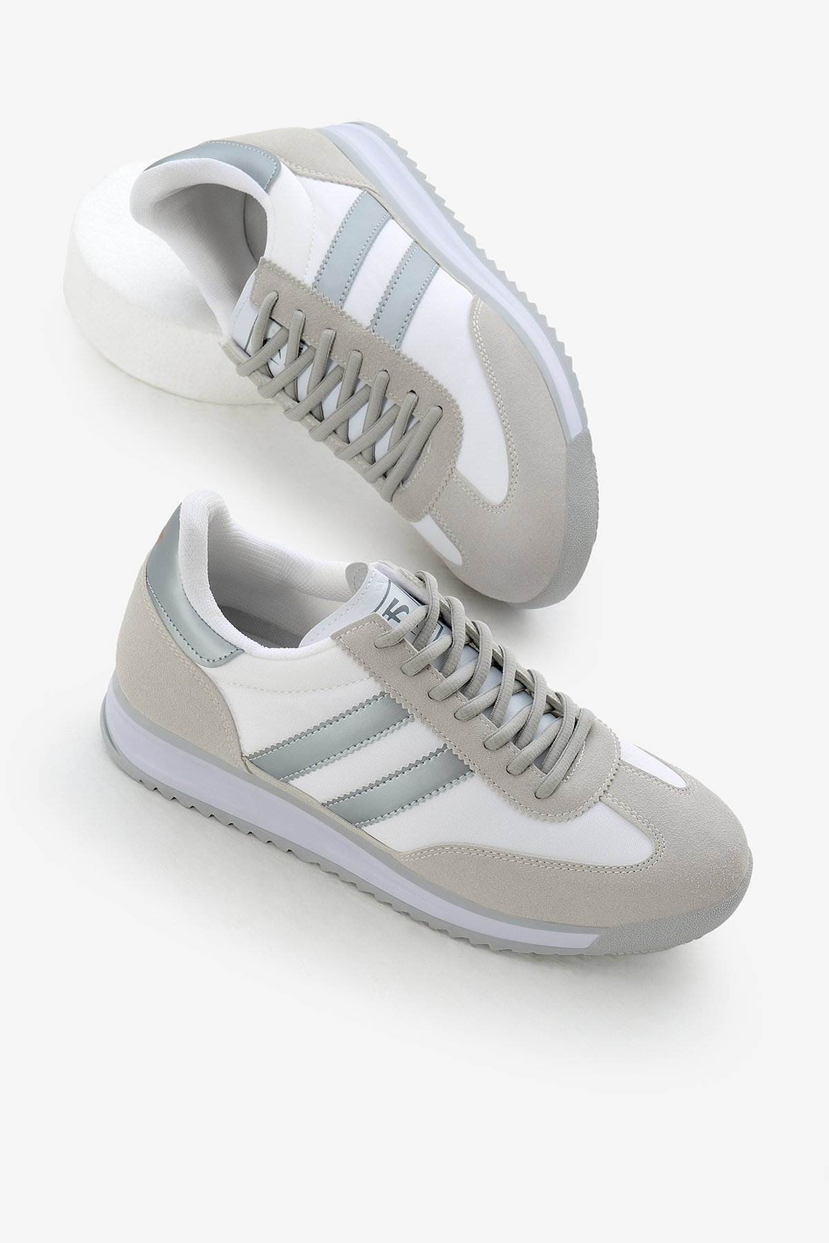 Unisex Gri Gümüş Termo Taban Çift Şeritli Bağcıklı Spor Ayakkabı - Görsel 2