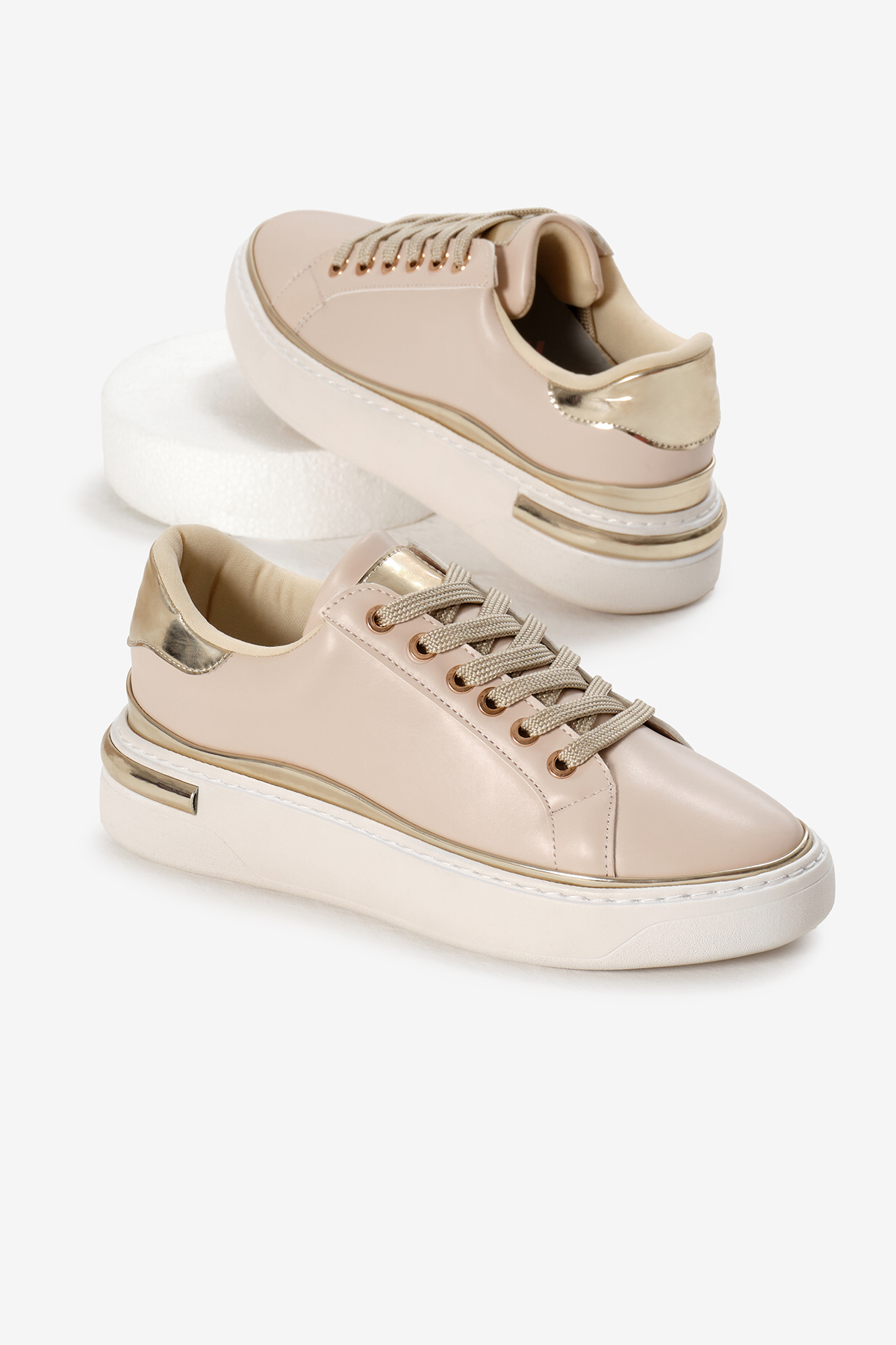 Kadın Bej Kalın Poli Taban Altın Detaylı Bağcıklı Spor Ayakkabı - Görsel 3