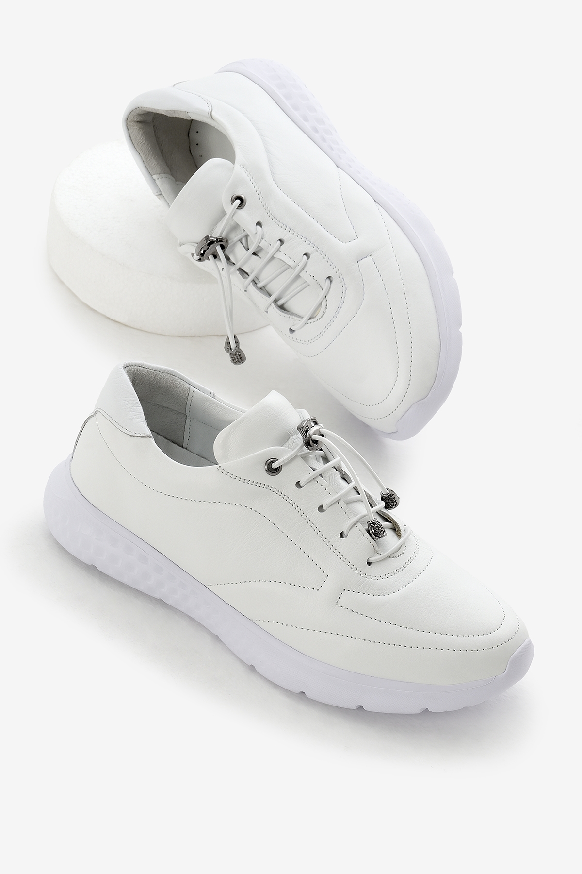 Kadın Beyaz Poli Taban Lastik Bağcıklı İçi Dışı Hakiki Deri Günlük Ayakkabı - Görsel 2