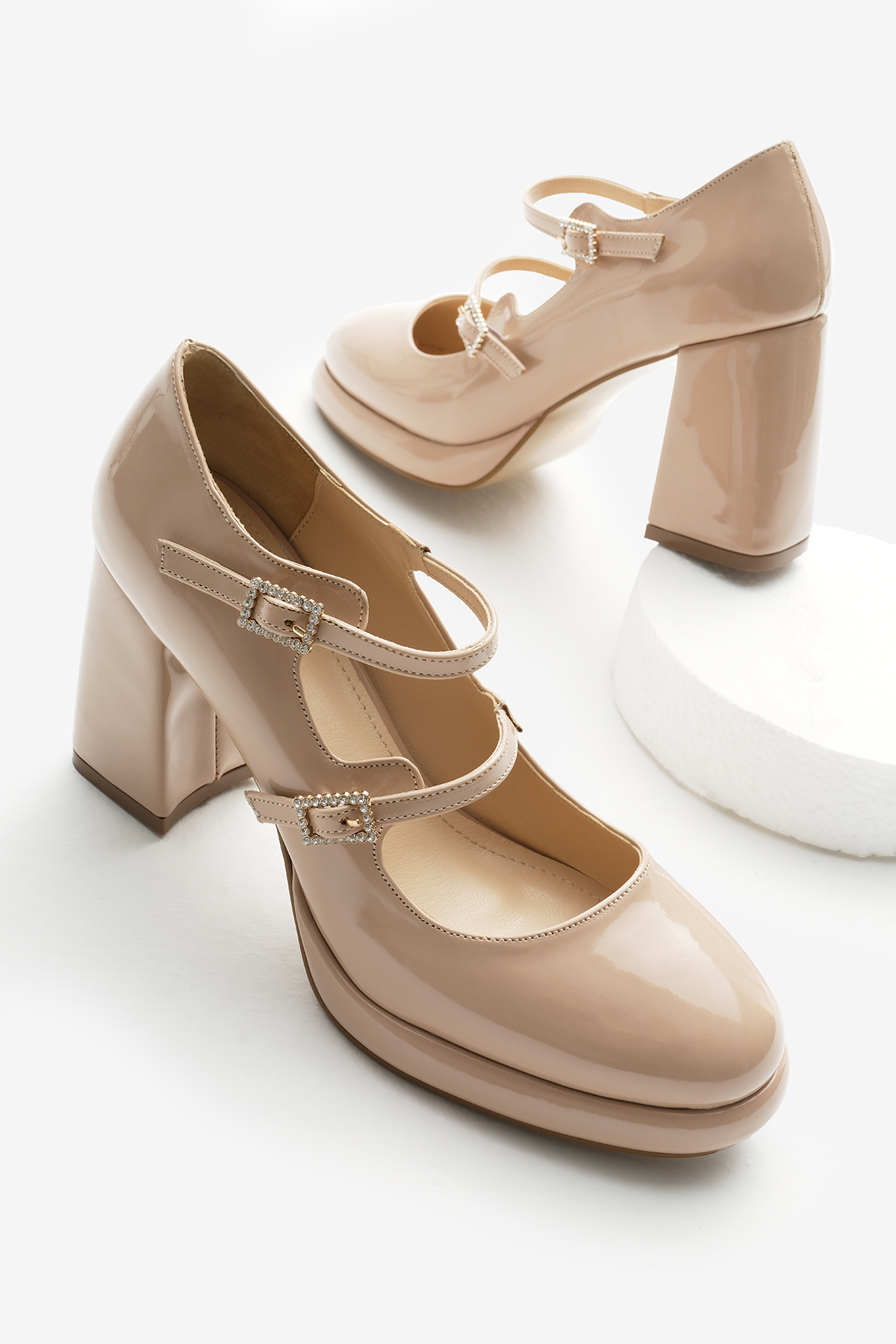 Kadın Ten Neolit Taban Çift Bantlı Kalın Topuklu Ayakkabı - Görsel 3