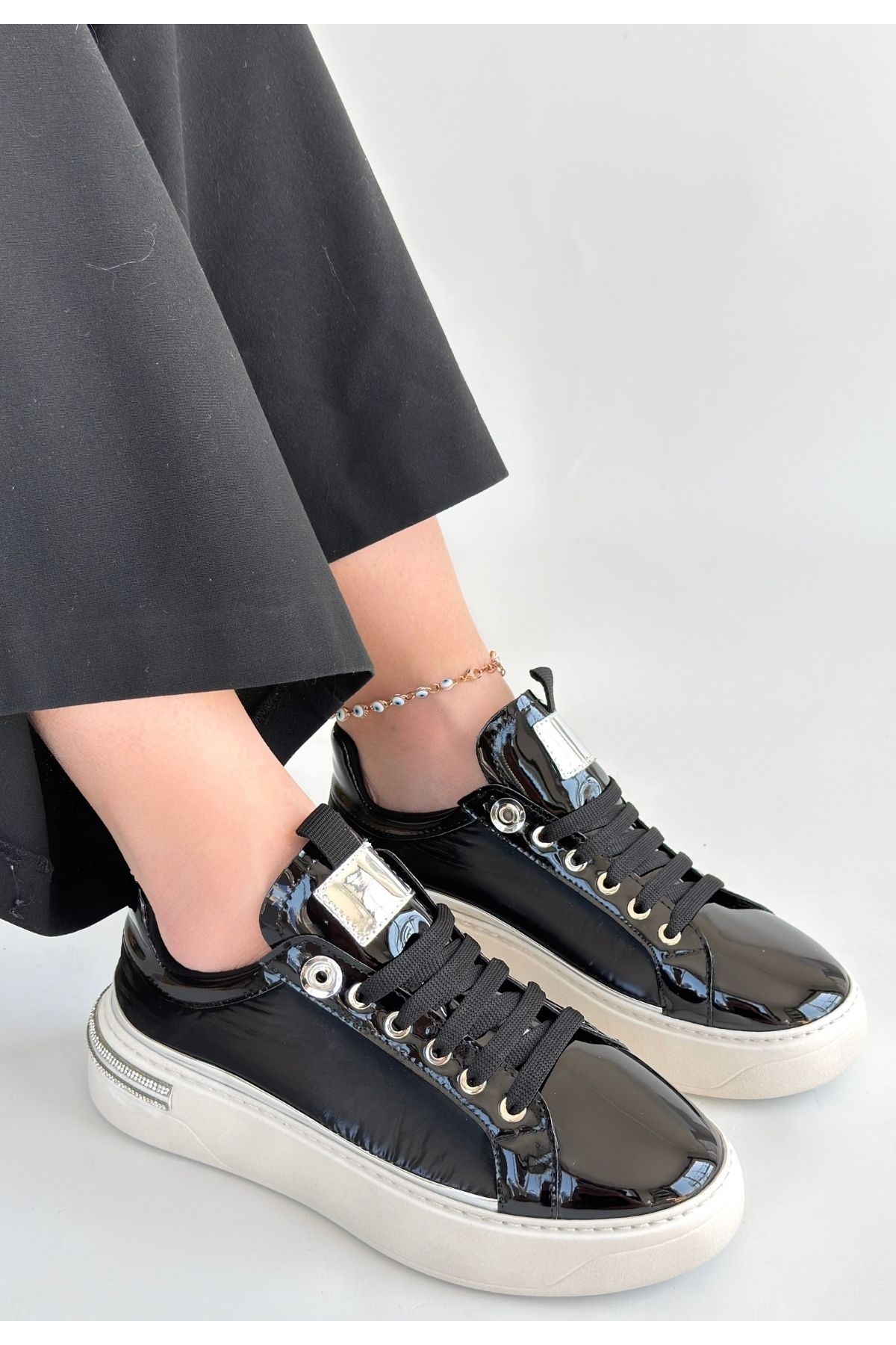 Siyah Rugan Paraşüt Detaylı Bağcıklı Kadın Spor Ayakkabı - Görsel 2