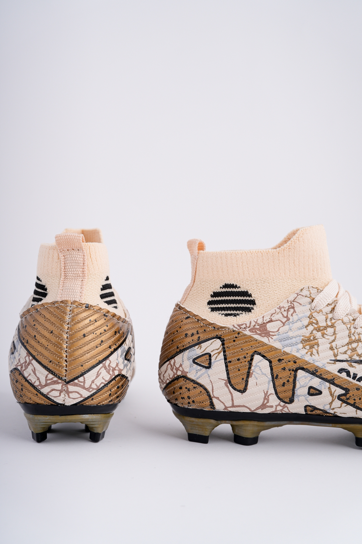 6501 KRAMPON ÇORAPLI BİLEKTEN SARMALI ÇİVİSİZ ERGONOMİK ESNEK FUTBOL KRAMPON AYAKKABI - Görsel 4