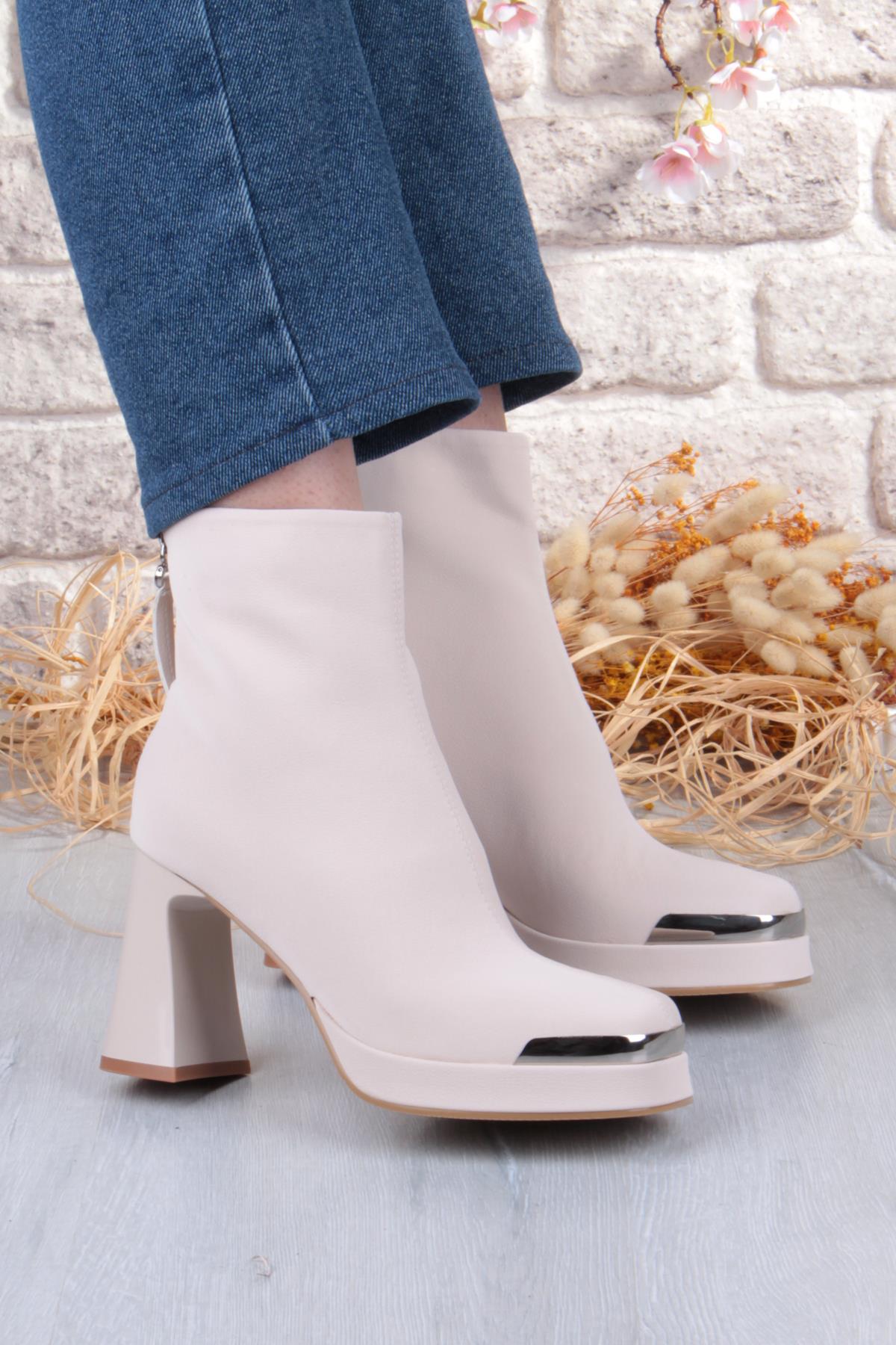 25K414-2 Kalın Topuklu Kut Burun Arka Kısımdan Fermuarlı Kadın Bot - Görsel 2