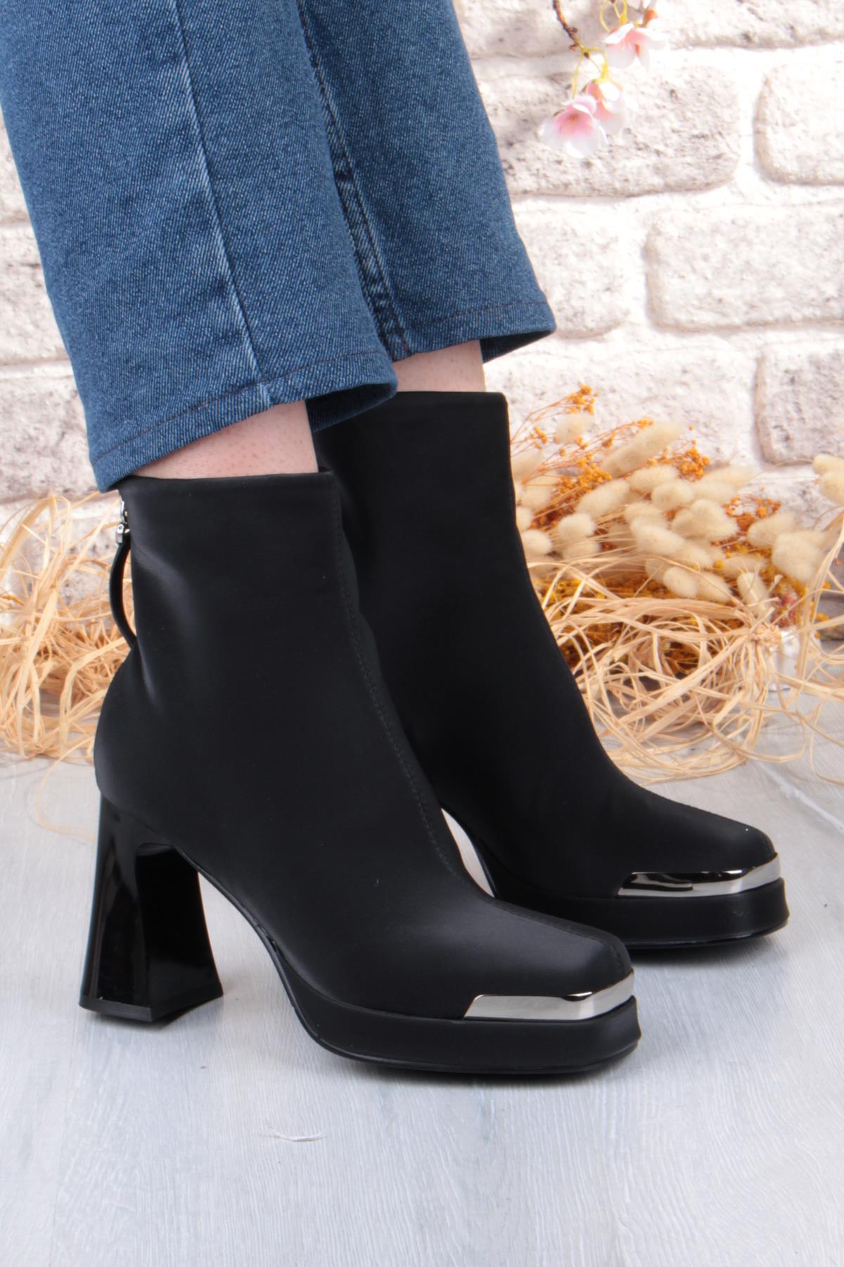 25K414-2 Kalın Topuklu Kut Burun Arka Kısımdan Fermuarlı Kadın Bot - Görsel 2