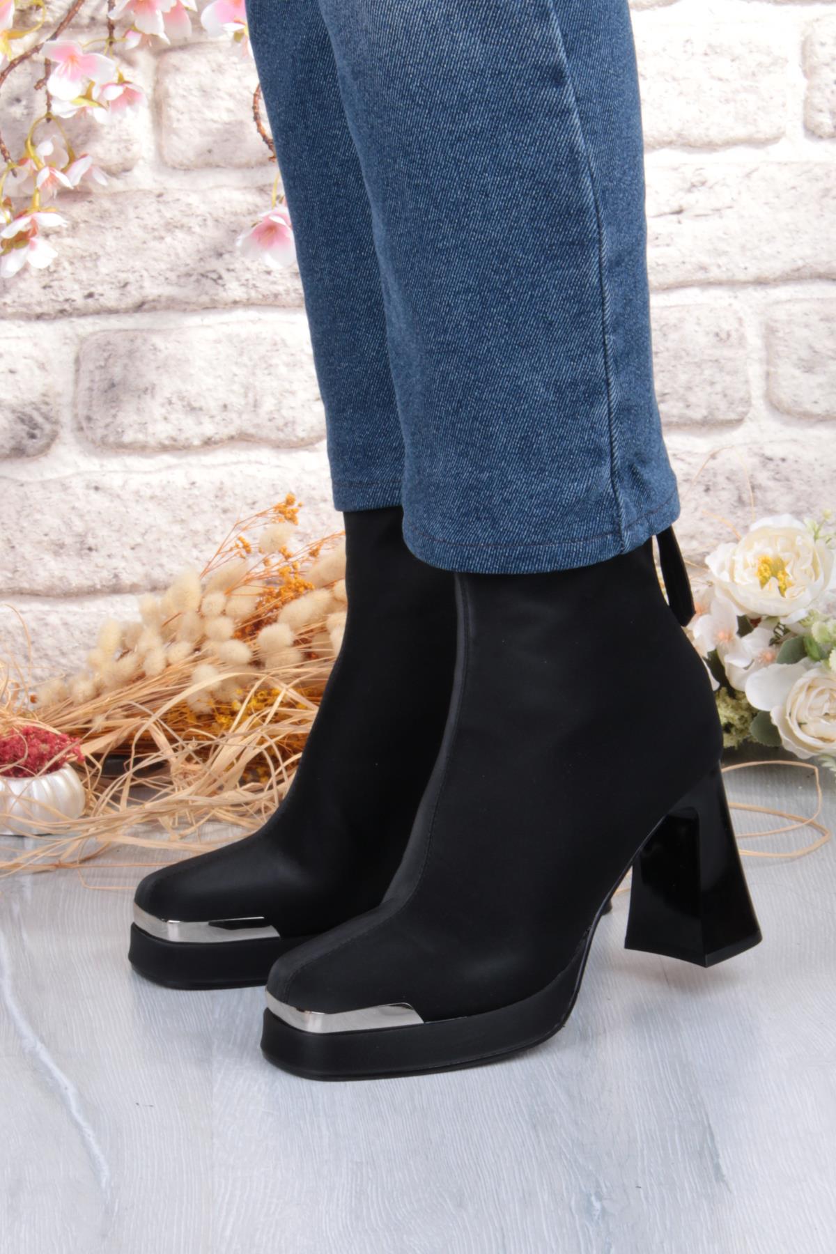 25K414-2 Kalın Topuklu Kut Burun Arka Kısımdan Fermuarlı Kadın Bot - Görsel 3