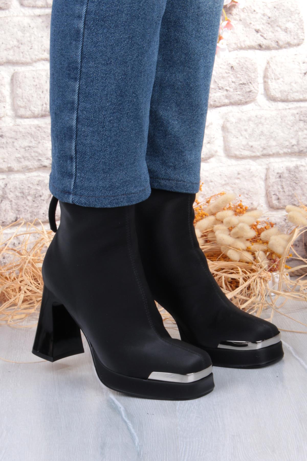 25K414-2 Kalın Topuklu Kut Burun Arka Kısımdan Fermuarlı Kadın Bot - Görsel 4