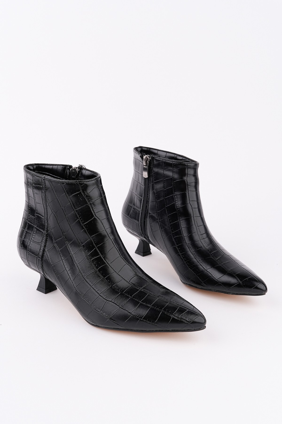 ÇAÇA Kroko Desenli Sivri Burun İnce Topuklu Fermuarlı Kadın Bot - Görsel 3